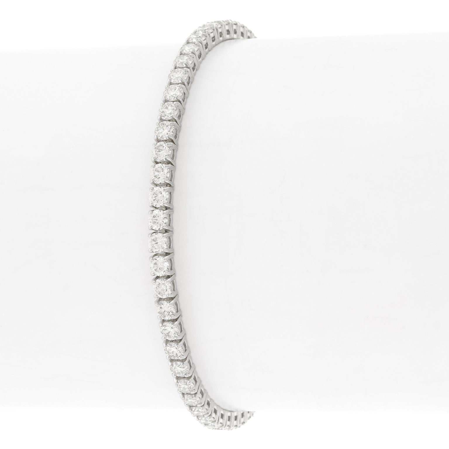 Taille brillant Bracelet ligne de diamants d'un poids total de 6,18 carats