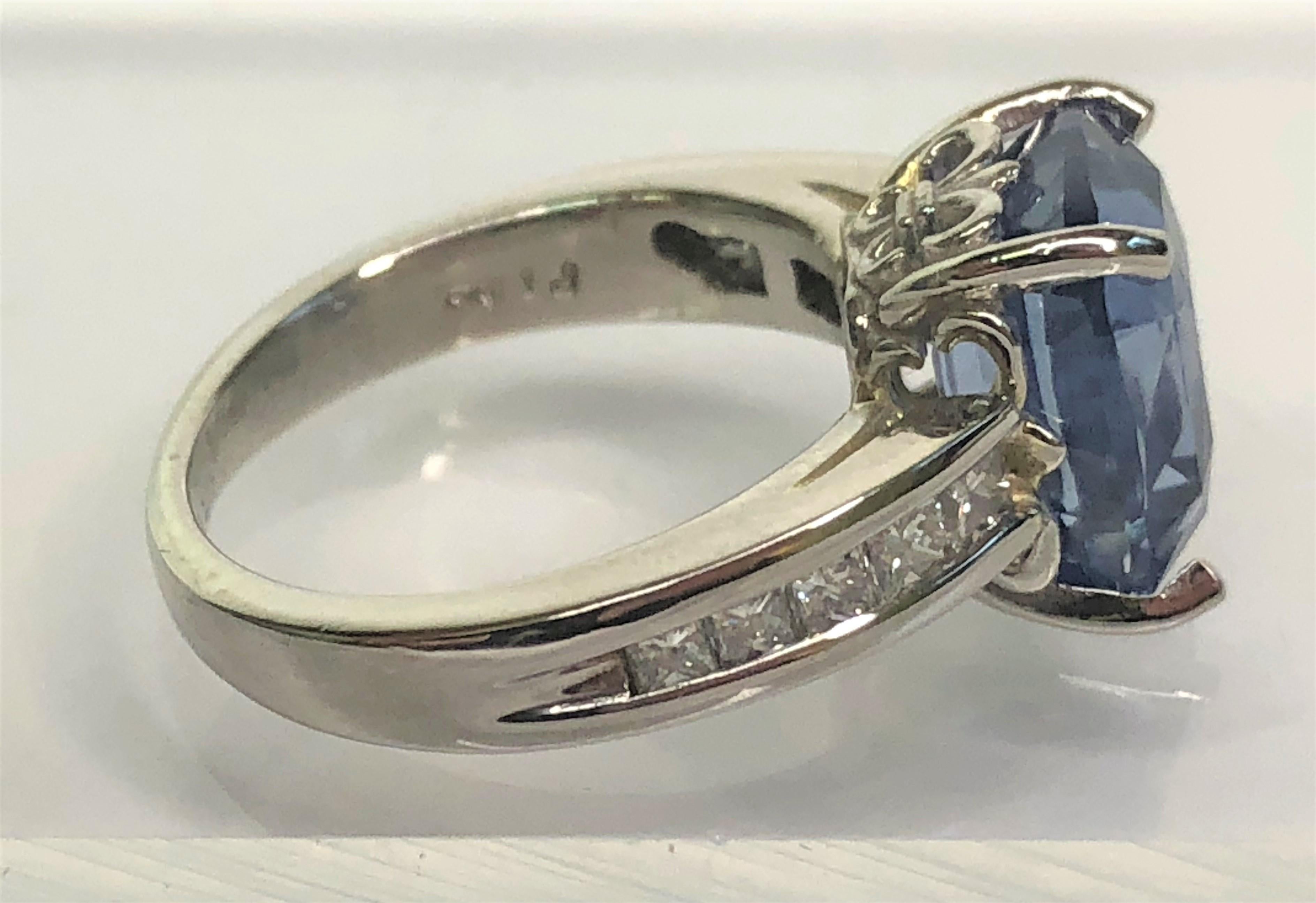 Bague en diamants et saphir bleu naturel de 6,18 carats, sans chaleur Excellent état - En vente à Cincinnati, OH