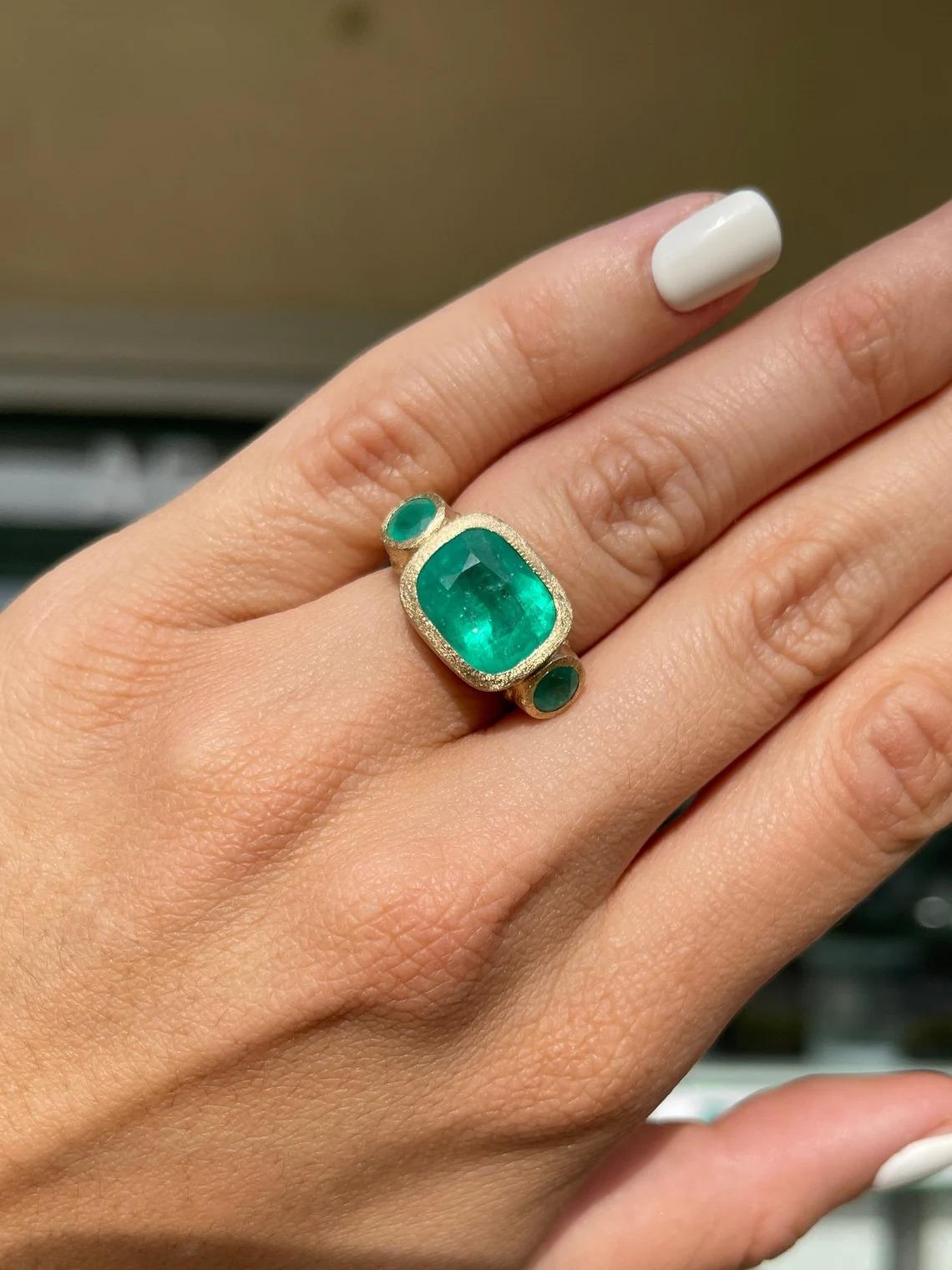 Halle berry 2024 emerald ring
