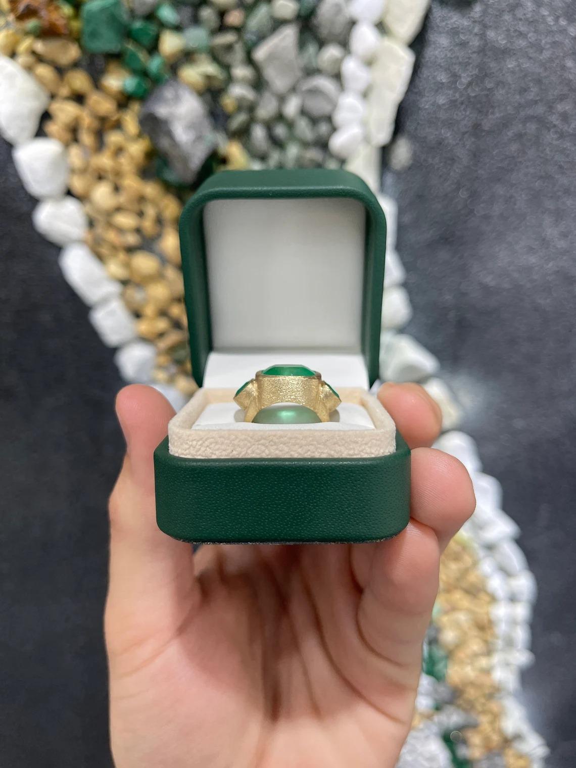 Goldring nach Maß mit drei Steinen-Lünette 6,18tcw 14K Real Smaragdschliff Kissenschliff Present 1