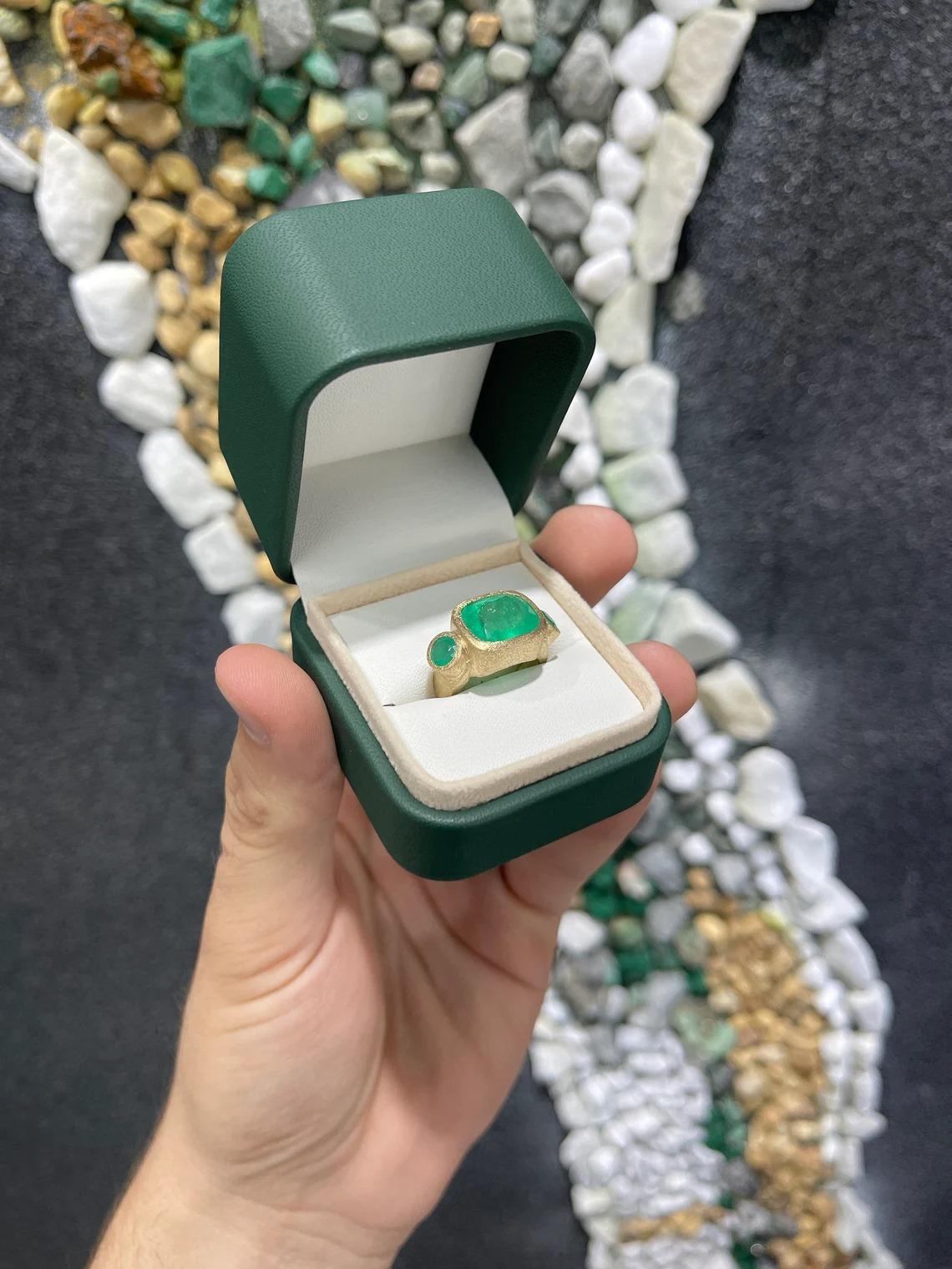 Goldring nach Maß mit drei Steinen-Lünette 6,18tcw 14K Real Smaragdschliff Kissenschliff Present 2