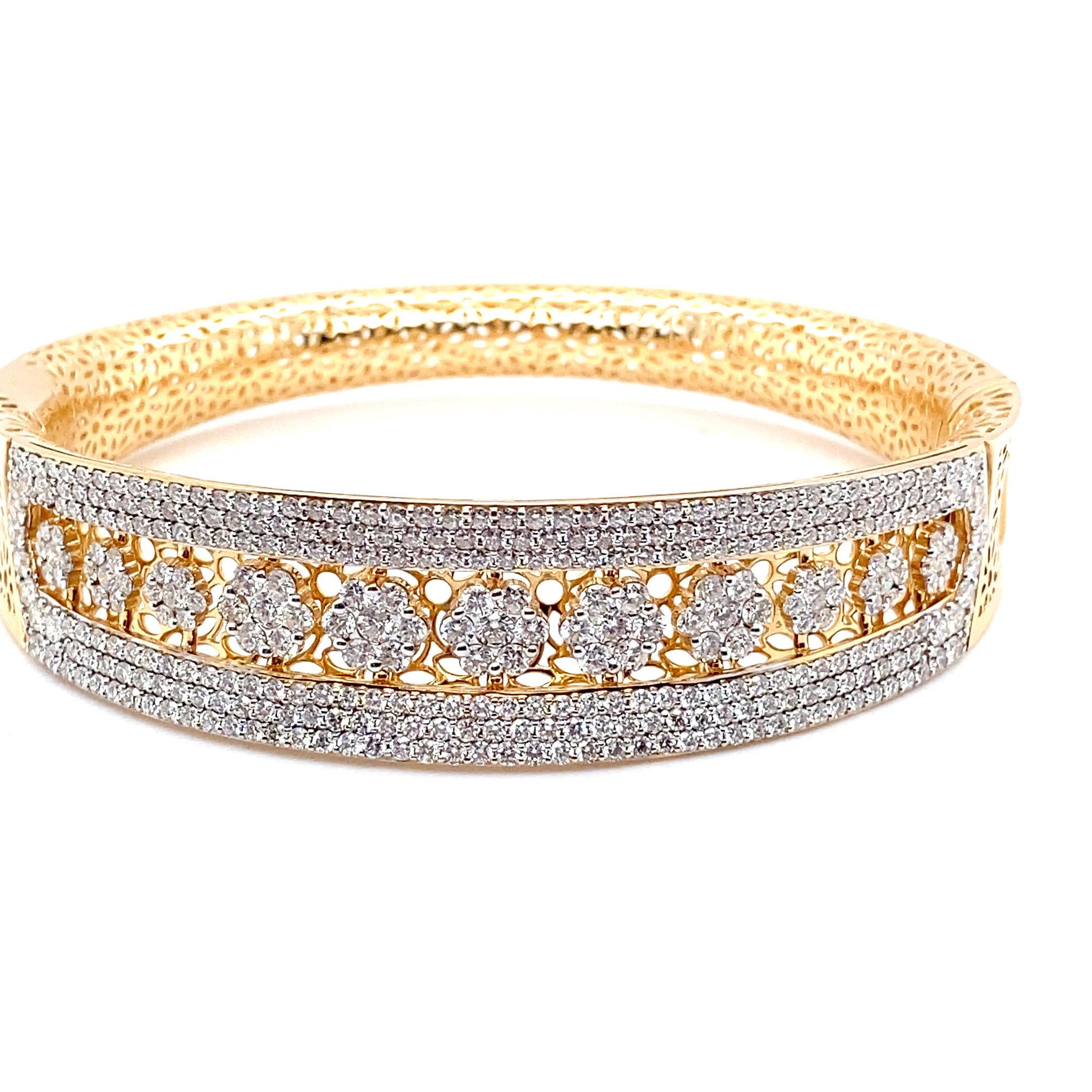 6.19 Carat Diamond Yellow Gold Cuff Bracelet For Sale 4