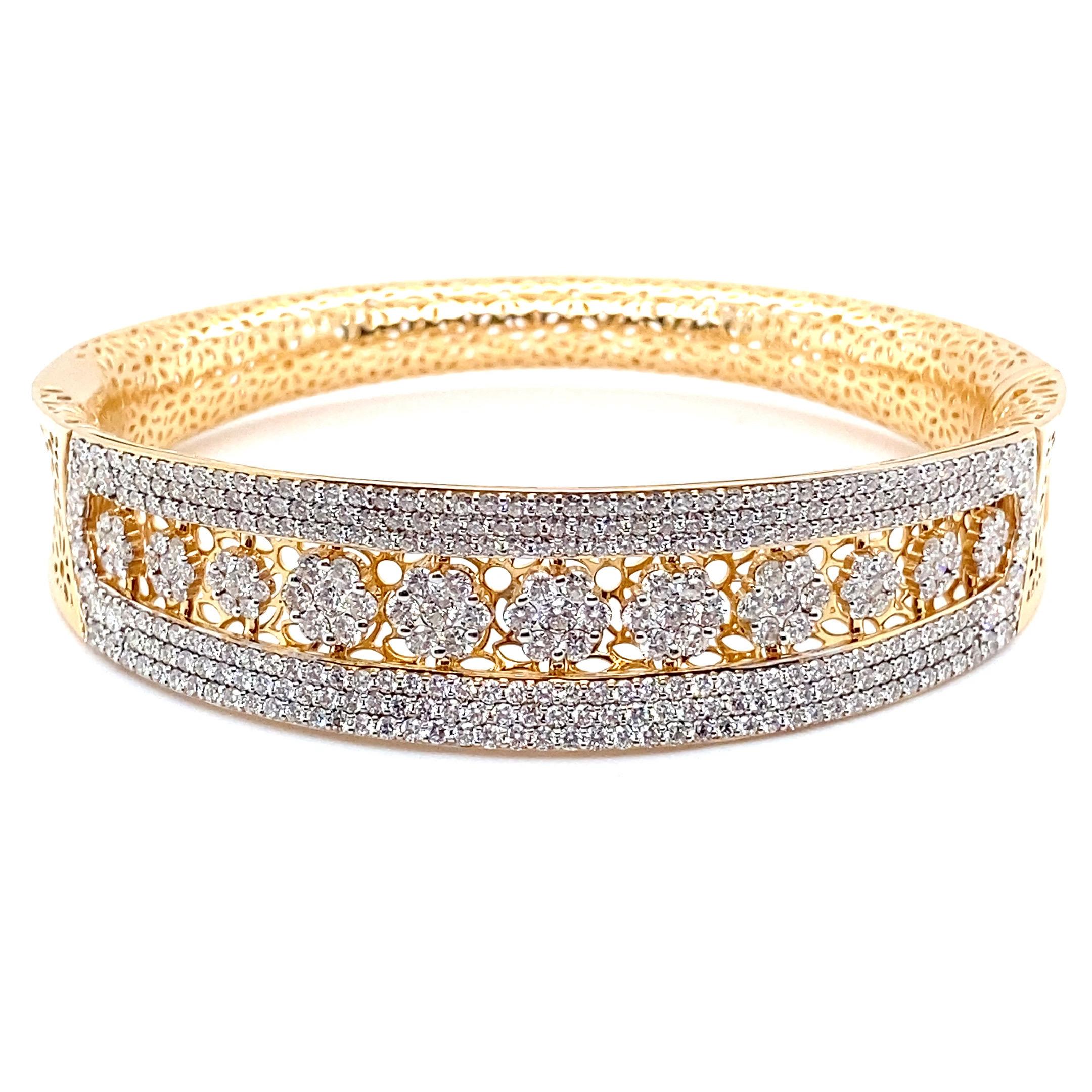 6.19 Carat Diamond Yellow Gold Cuff Bracelet For Sale 5