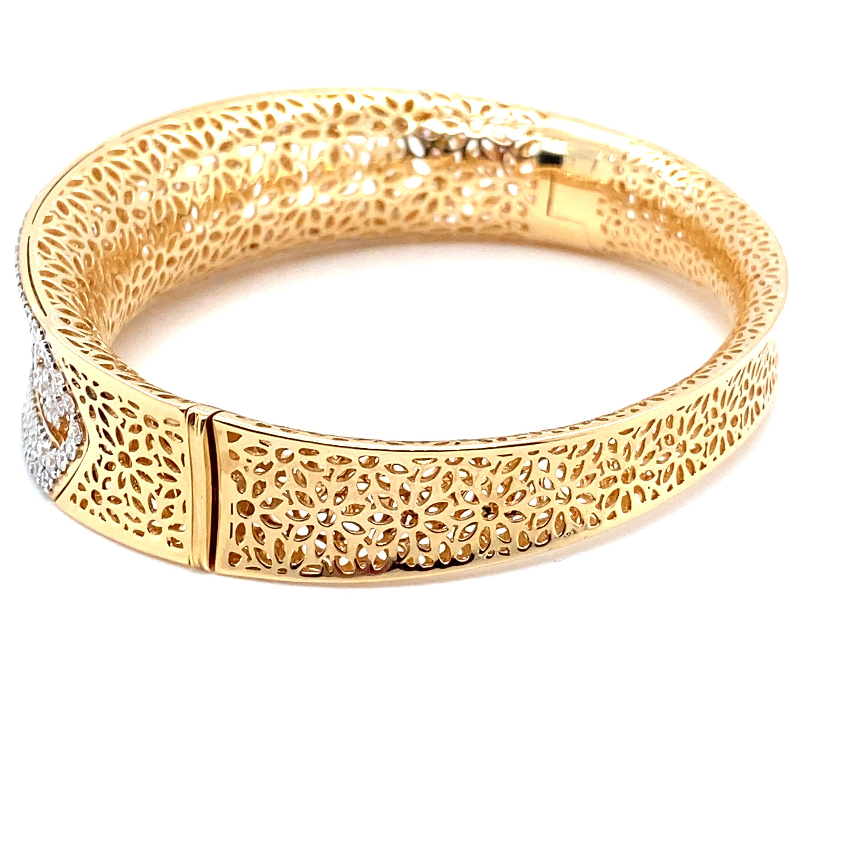 6.19 Carat Diamond Yellow Gold Cuff Bracelet For Sale 7