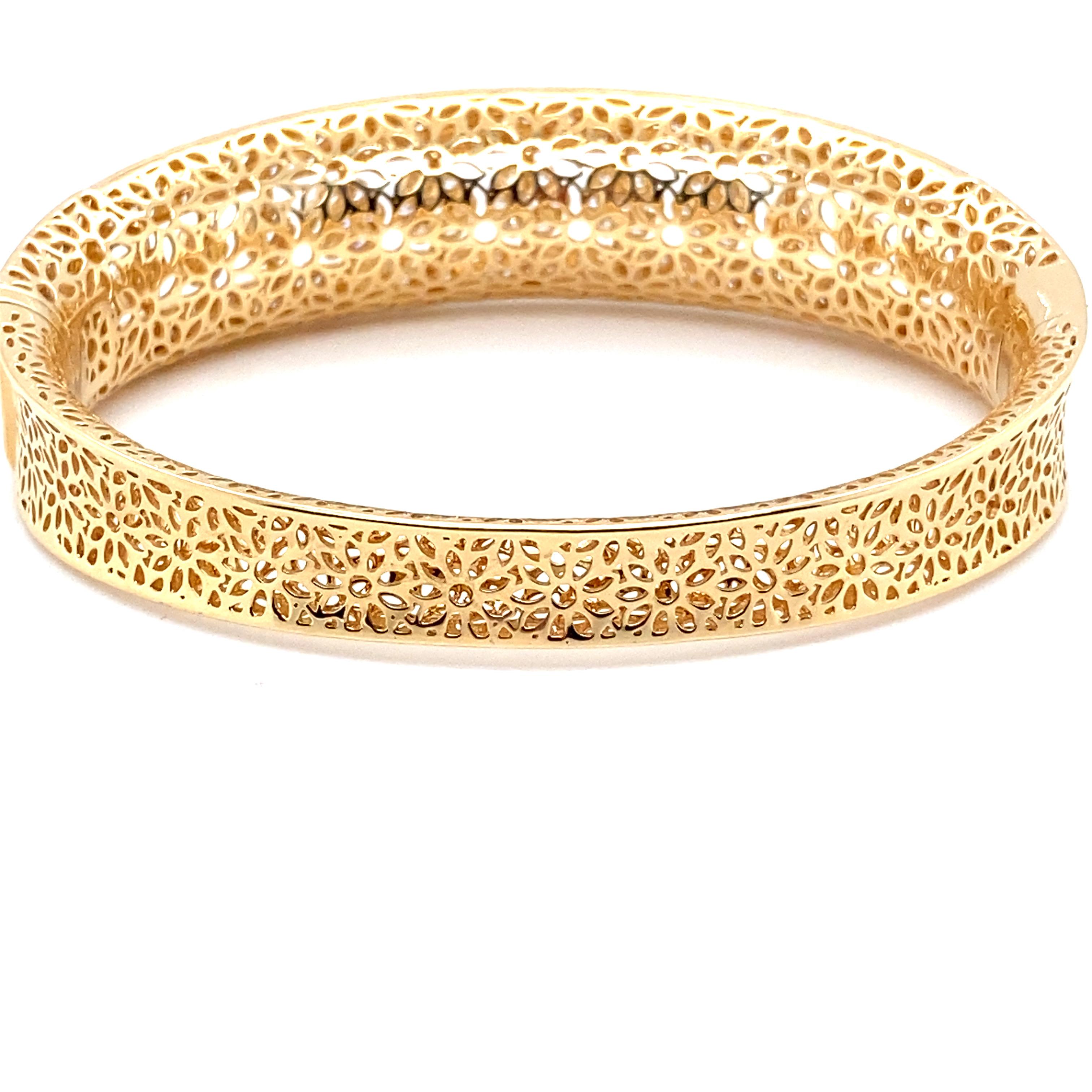 6.19 Carat Diamond Yellow Gold Cuff Bracelet For Sale 11