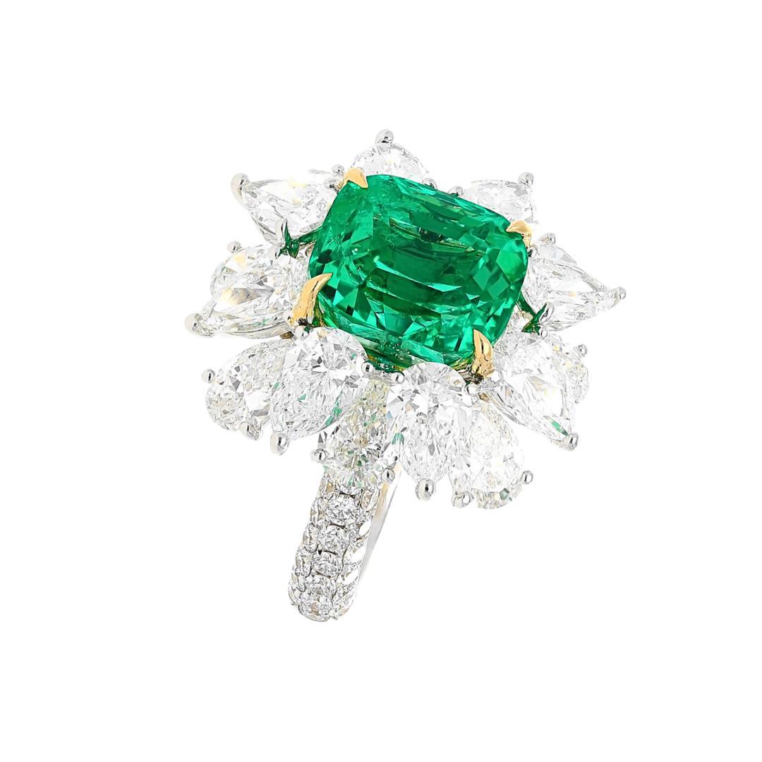 Contemporary 6.19 Carat No Oil Colombian Emerald Ring AGL Certified For Sale