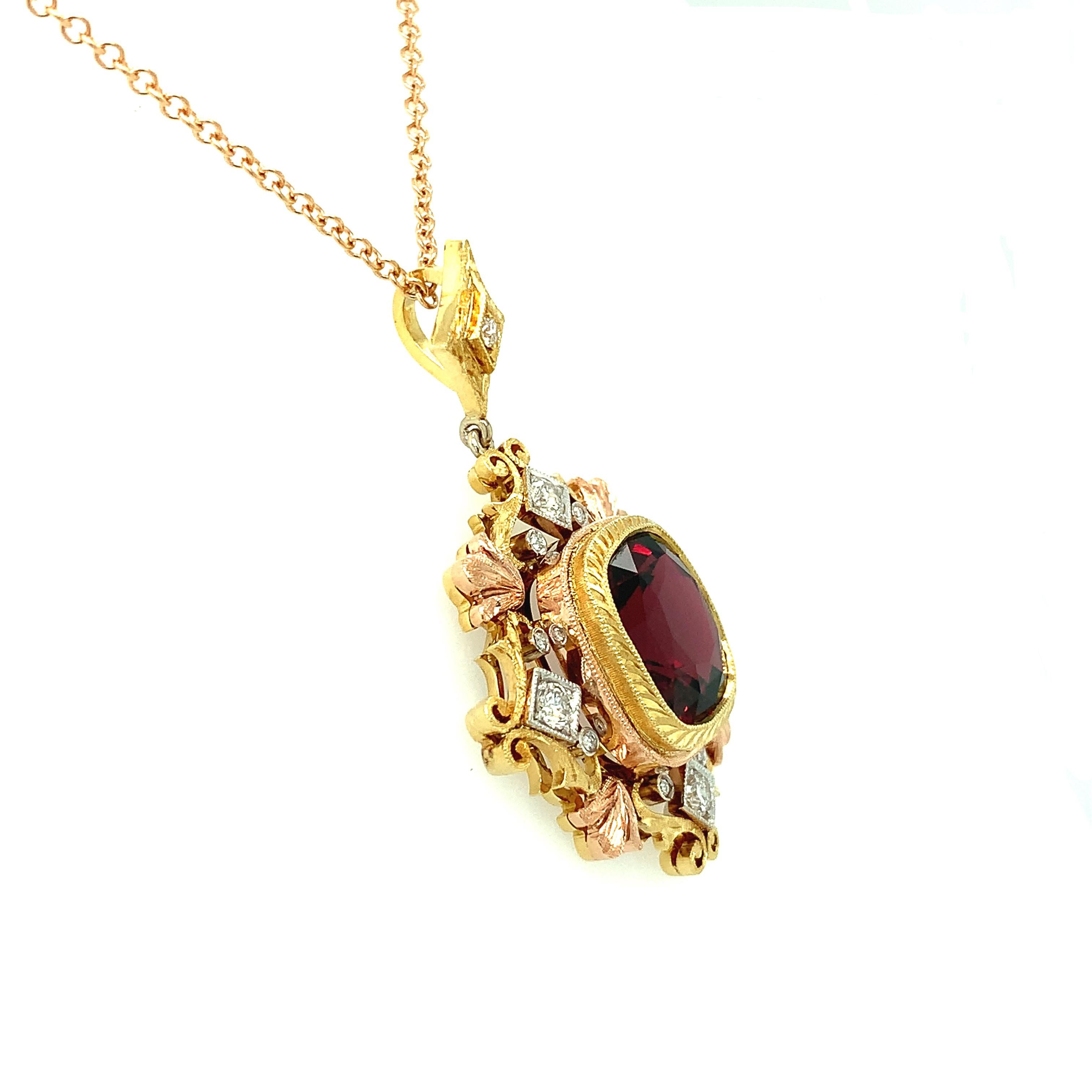 6.19 Karat Rhodolith-Granat, Diamant Gelb-, Weiß- und Roségold Anhänger-Halskette im Zustand „Neu“ in Los Angeles, CA