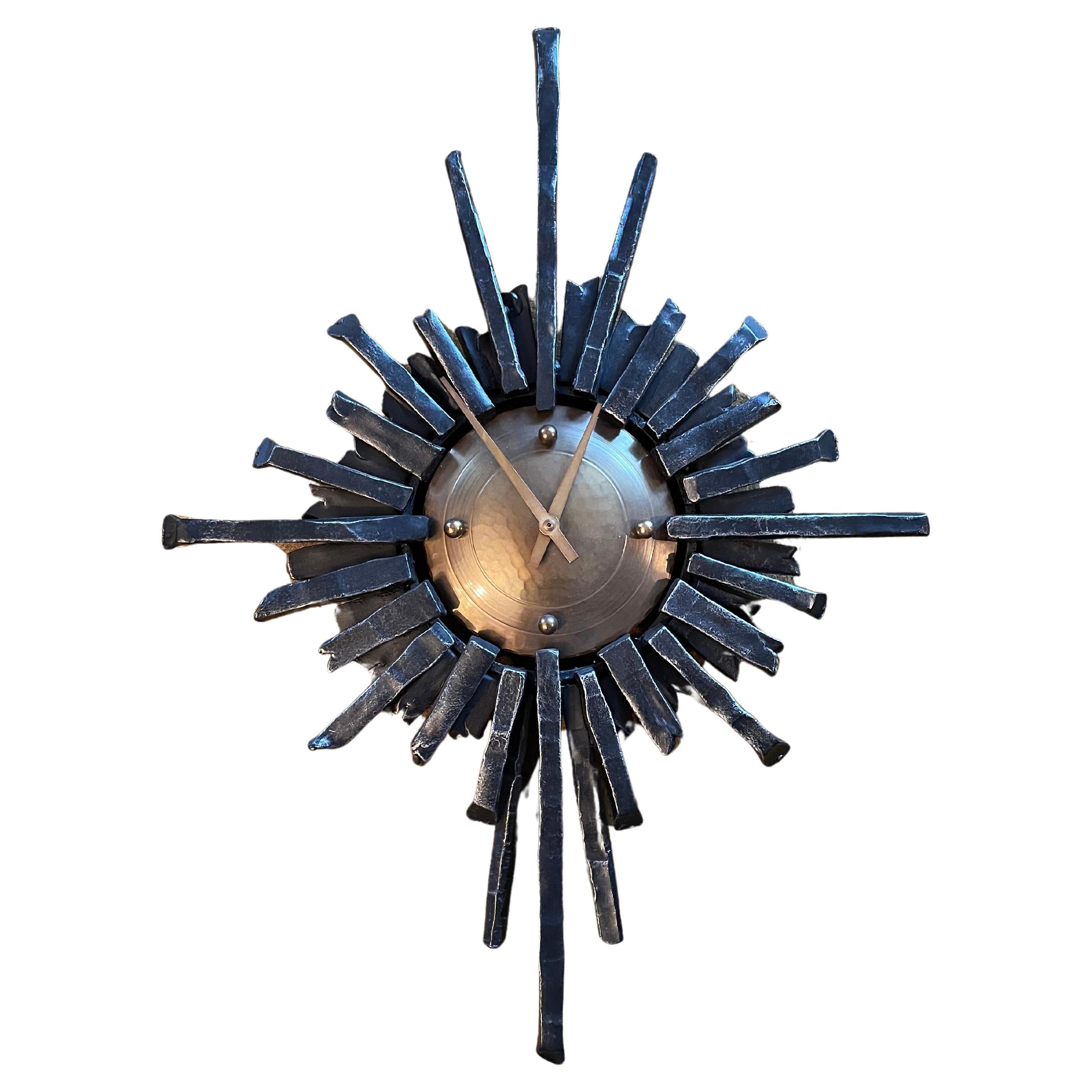 61cm 6.9kg BRUTALIST Hollywood Regency SUNBURST metal Wall Clock, Germany 1970s For Sale