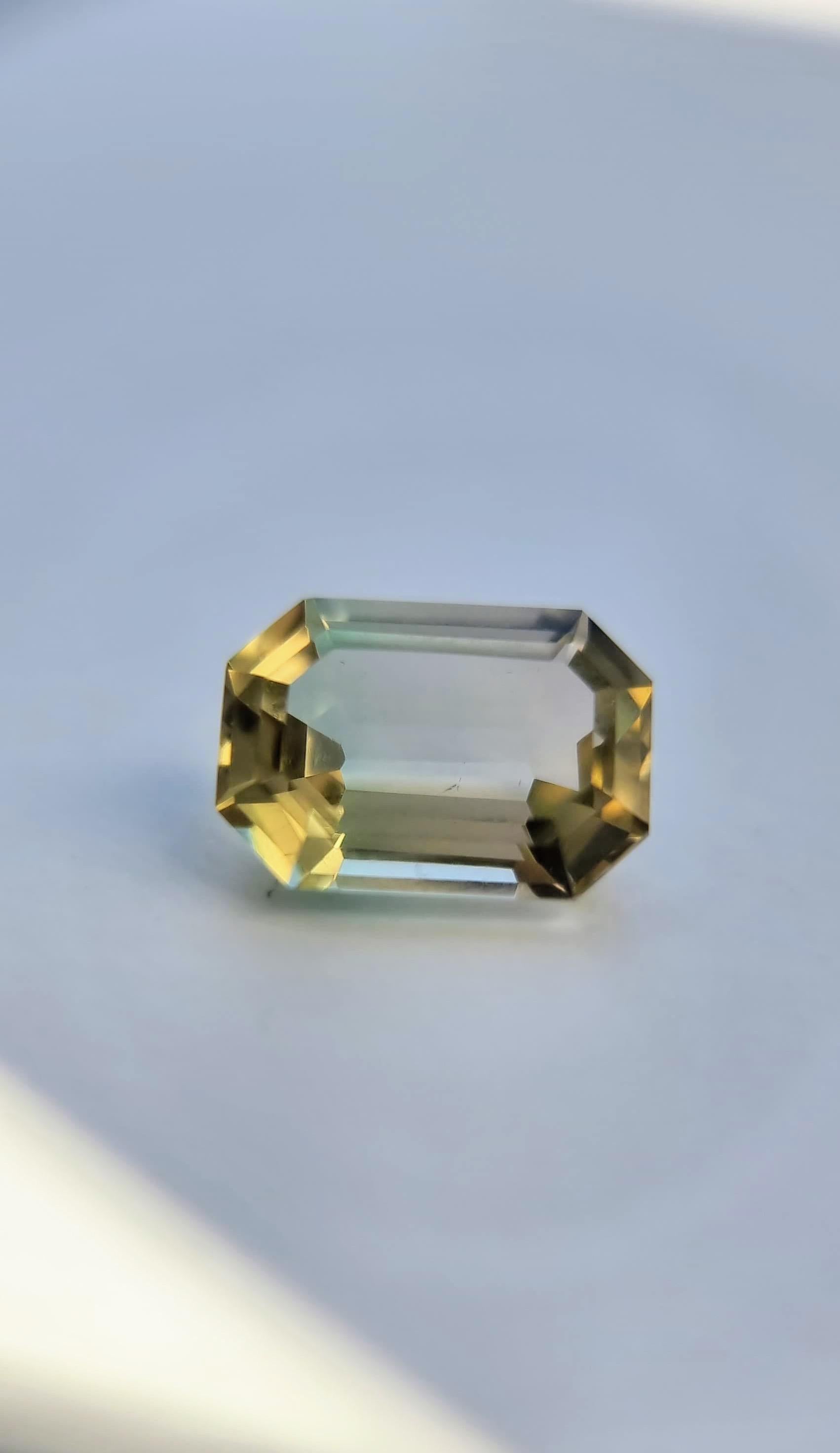 6.1ct Natürlicher zweifarbiger Turmalin - Präzisionssmaragdschliff im Angebot 2