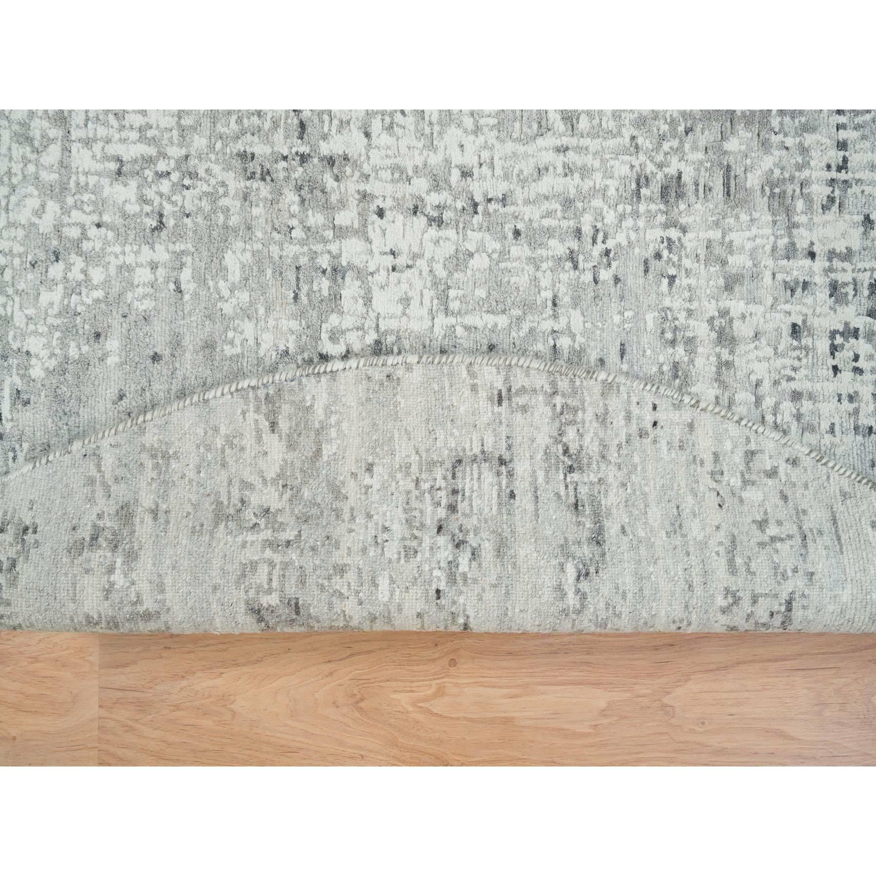 Moderne Tapis oriental rond gris clair au design moderne et noué à la main 6'1