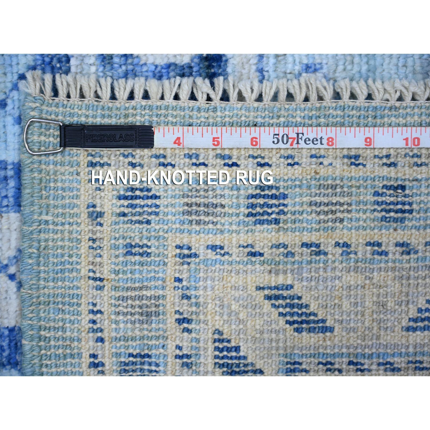XXIe siècle et contemporain Tapis d'inspiration d'Anatolie, bleu clair et laine douce nouée à la main, 6'1