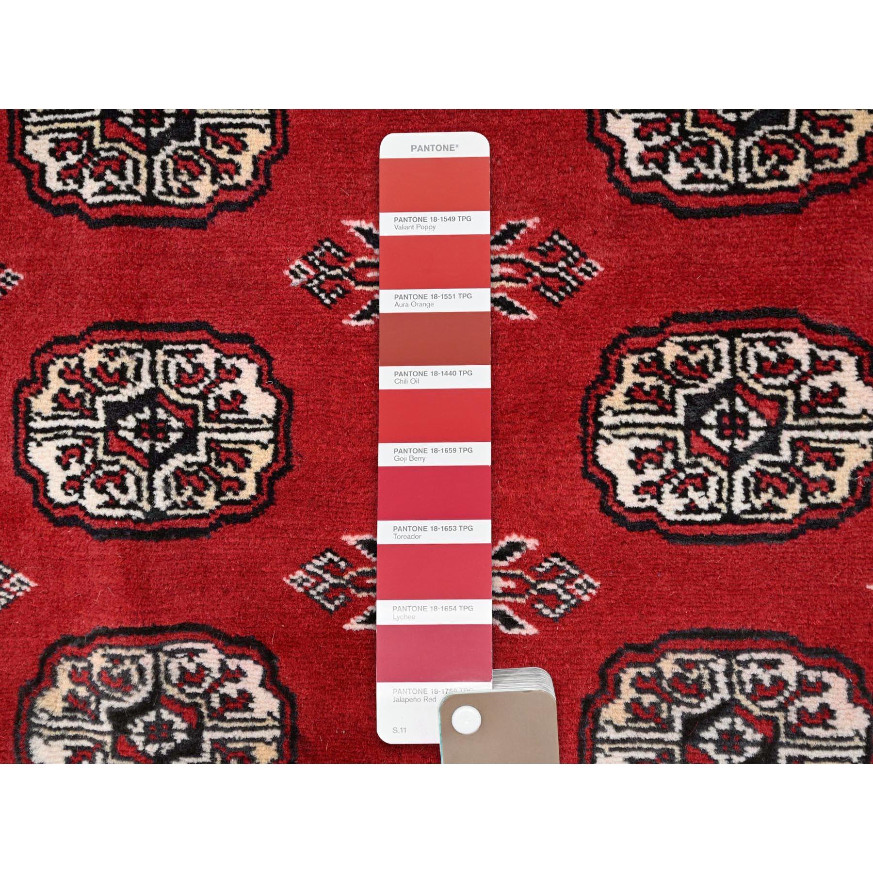 XXI secolo e contemporaneo Tappeto orientale annodato a mano in lana Bokara Red Princess 6'1 