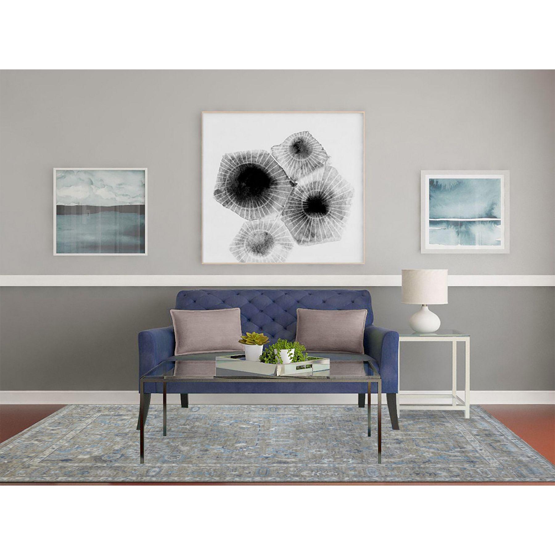 Il s'agit d'un véritable tapis oriental noué à la main en laine angora Oushak marron clair avec un design All Over extra doux. Il a été noué pendant des mois et des mois selon des techniques de tissage séculaires par des artisans experts.
Matières