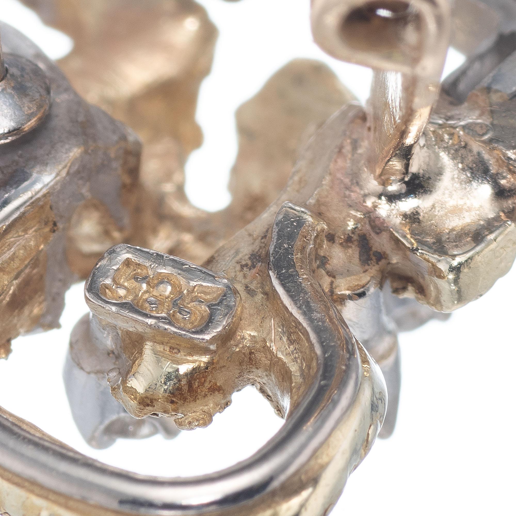 Orecchini a clip in oro bianco giallo con diamante da .62 carati in vendita 1