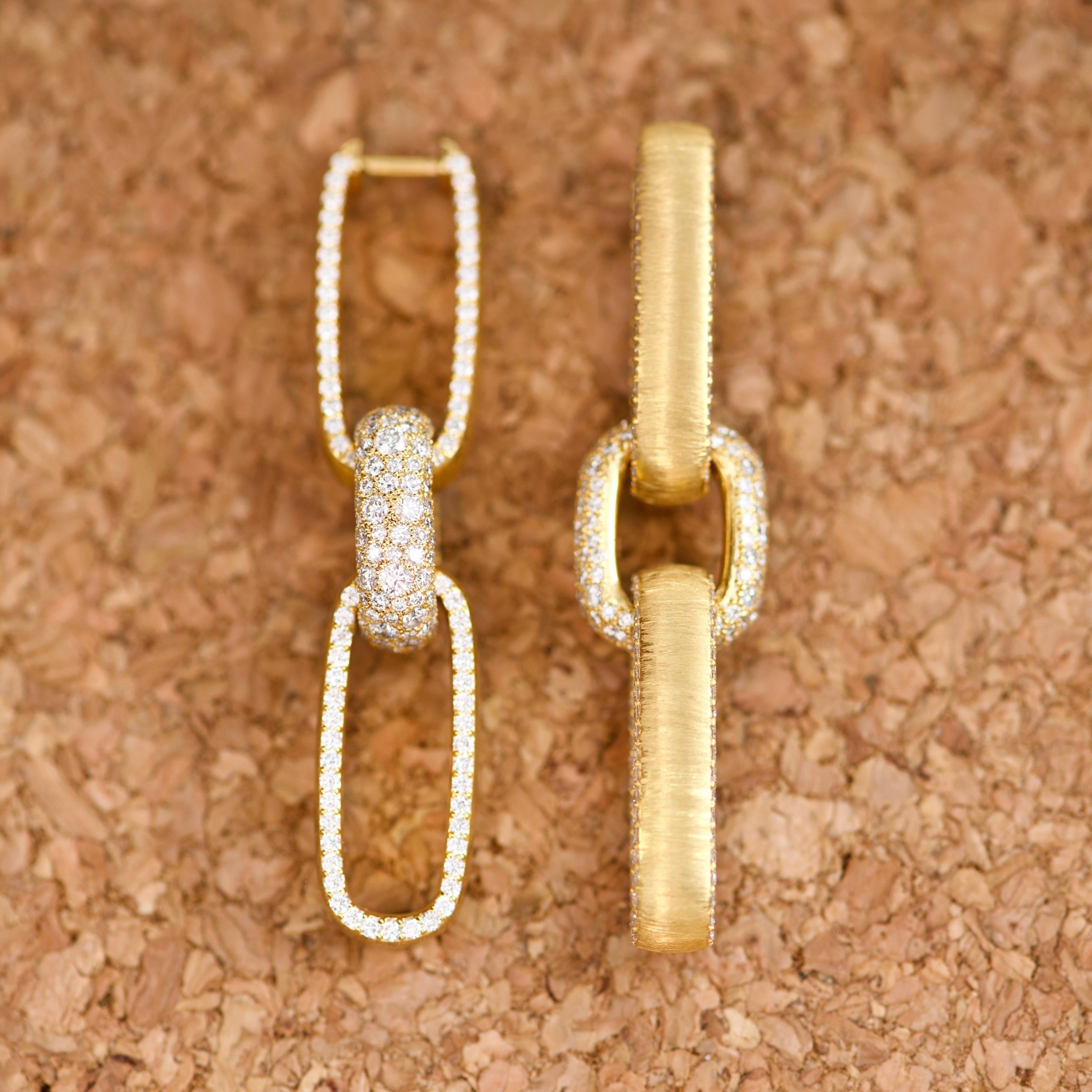 Contemporary 6.2 Carat Diamonds 18 Karat Yellow Gold Transformer Earrings 