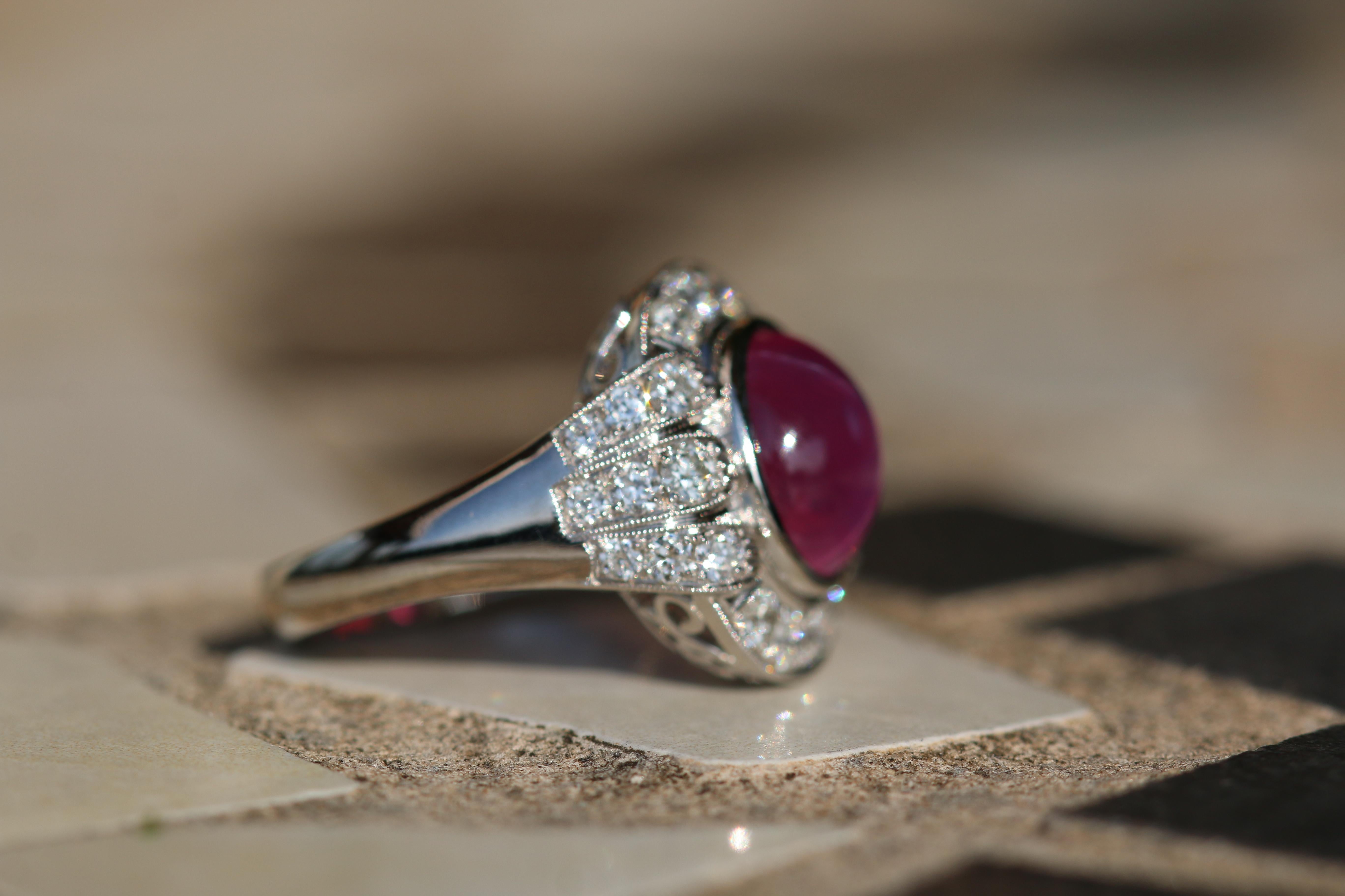 da uomo o donna Anello con rubino a stella e diamanti da 6,2 carati in stile edoardiano in oro bianco 18 carati in vendita