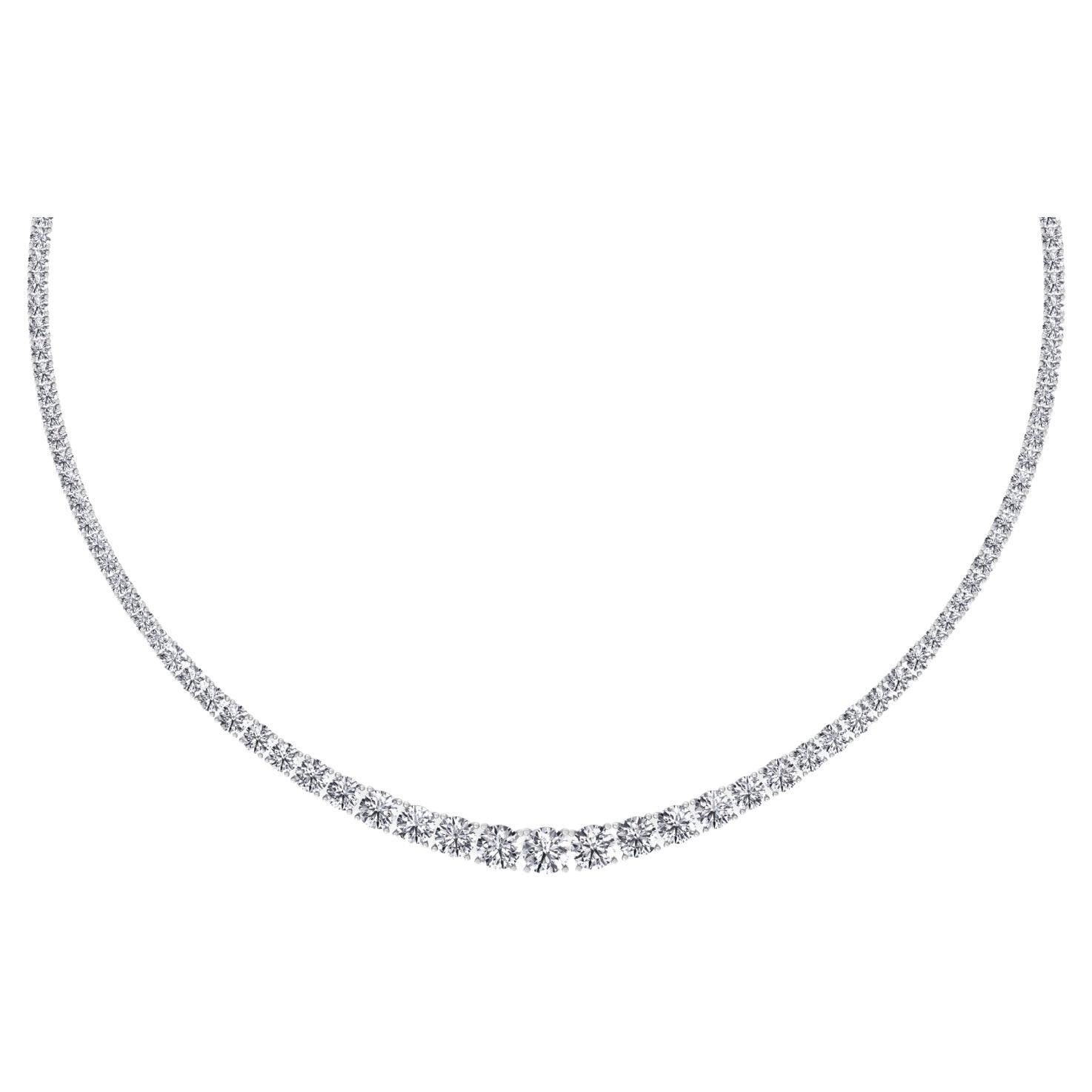 Collier tennis en or blanc 14 carats avec diamants gradués de 6,2 carats par Gem Jewelers Co en vente