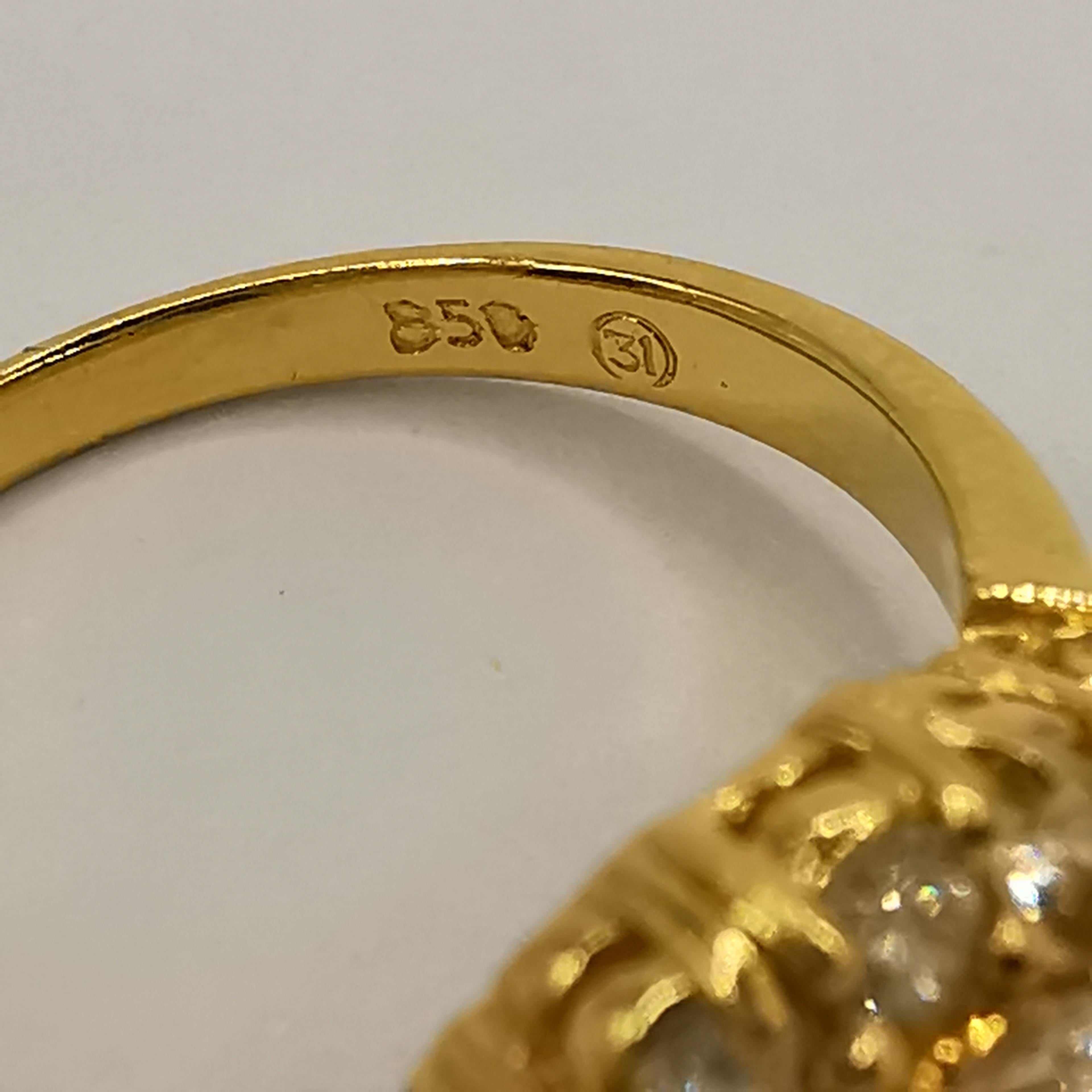 .62 Carat Marquise Diamond Cluster Ring in Yellow Gold Damen im Angebot
