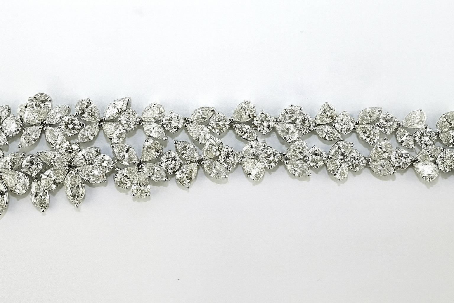 62 Carat Marquise & Round Diamond Graduated Tennis Necklace In Excellent Condition For Sale In Chicago, IL