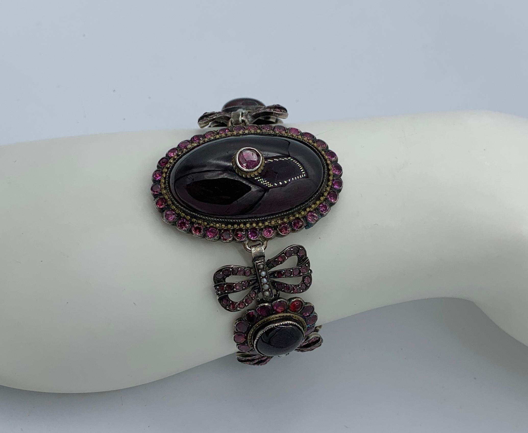 Bracelet en grenat de Bohème cabochon 62 carats et rubis de qualité musée, Belle Époque française en vente 7
