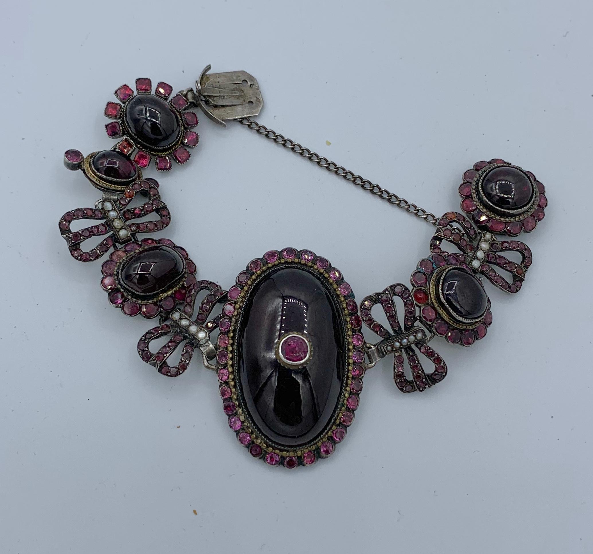 Bracelet en grenat de Bohème cabochon 62 carats et rubis de qualité musée, Belle Époque française en vente 8