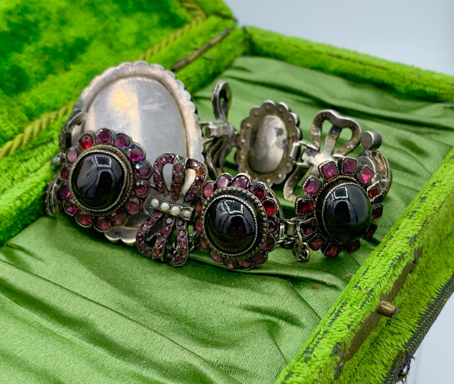 Bracelet en grenat de Bohème cabochon 62 carats et rubis de qualité musée, Belle Époque française en vente 11