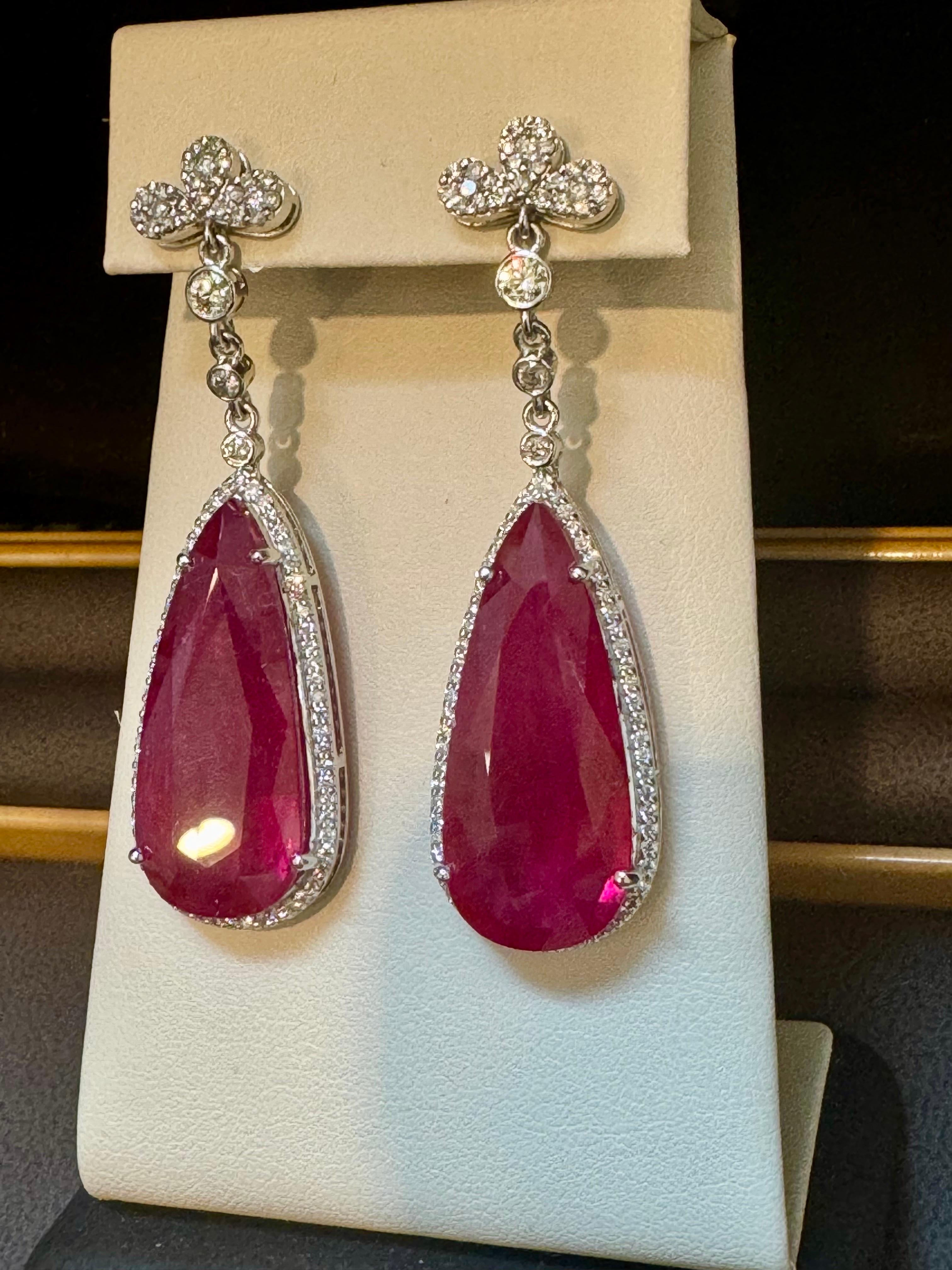 Taglio a goccia Orecchino da cocktail con tormalina rosa e diamanti, oro 14 Kt, 62 carati, goccia di pera naturale in vendita