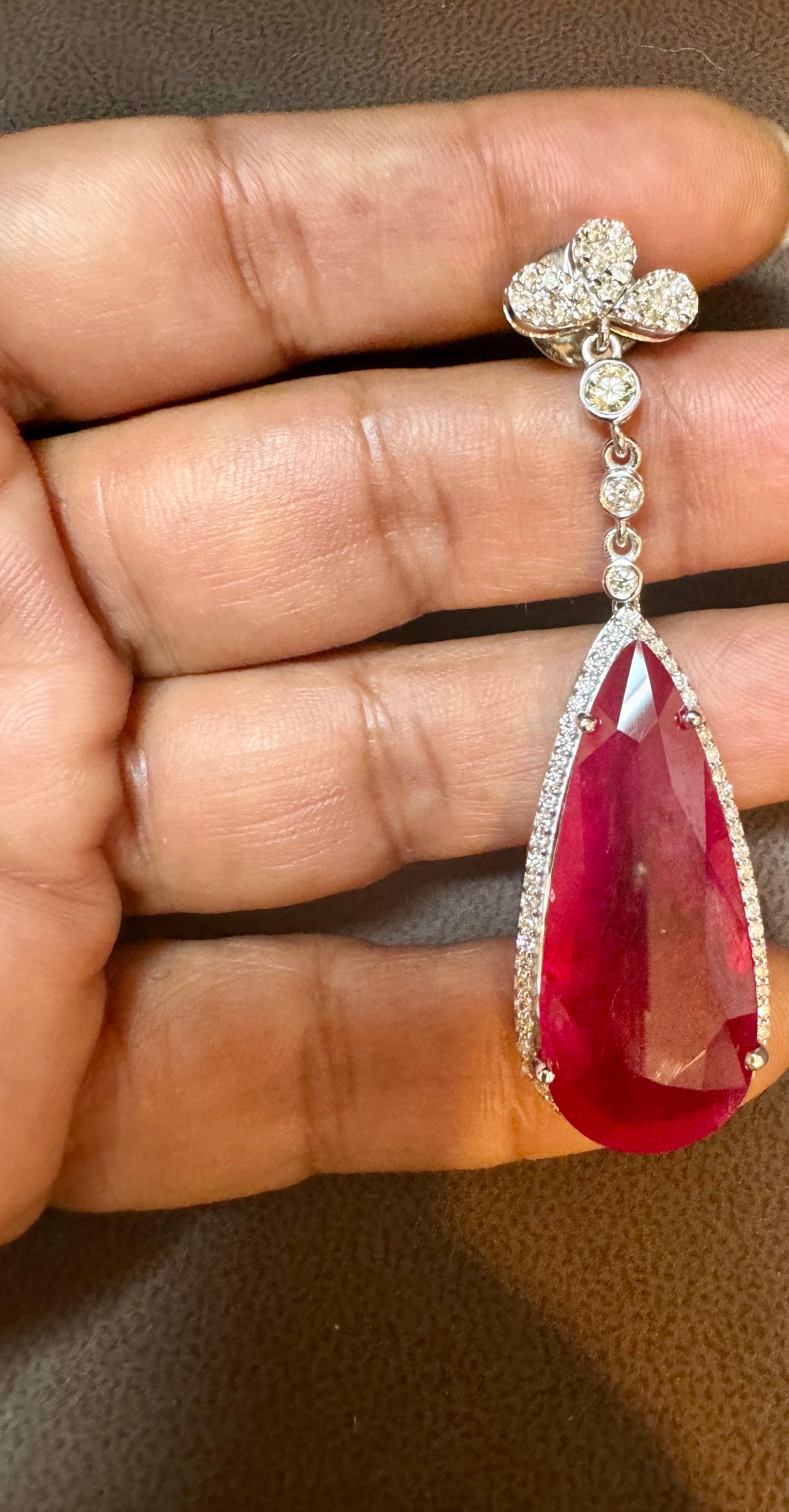 Donna Orecchino da cocktail con tormalina rosa e diamanti, oro 14 Kt, 62 carati, goccia di pera naturale in vendita