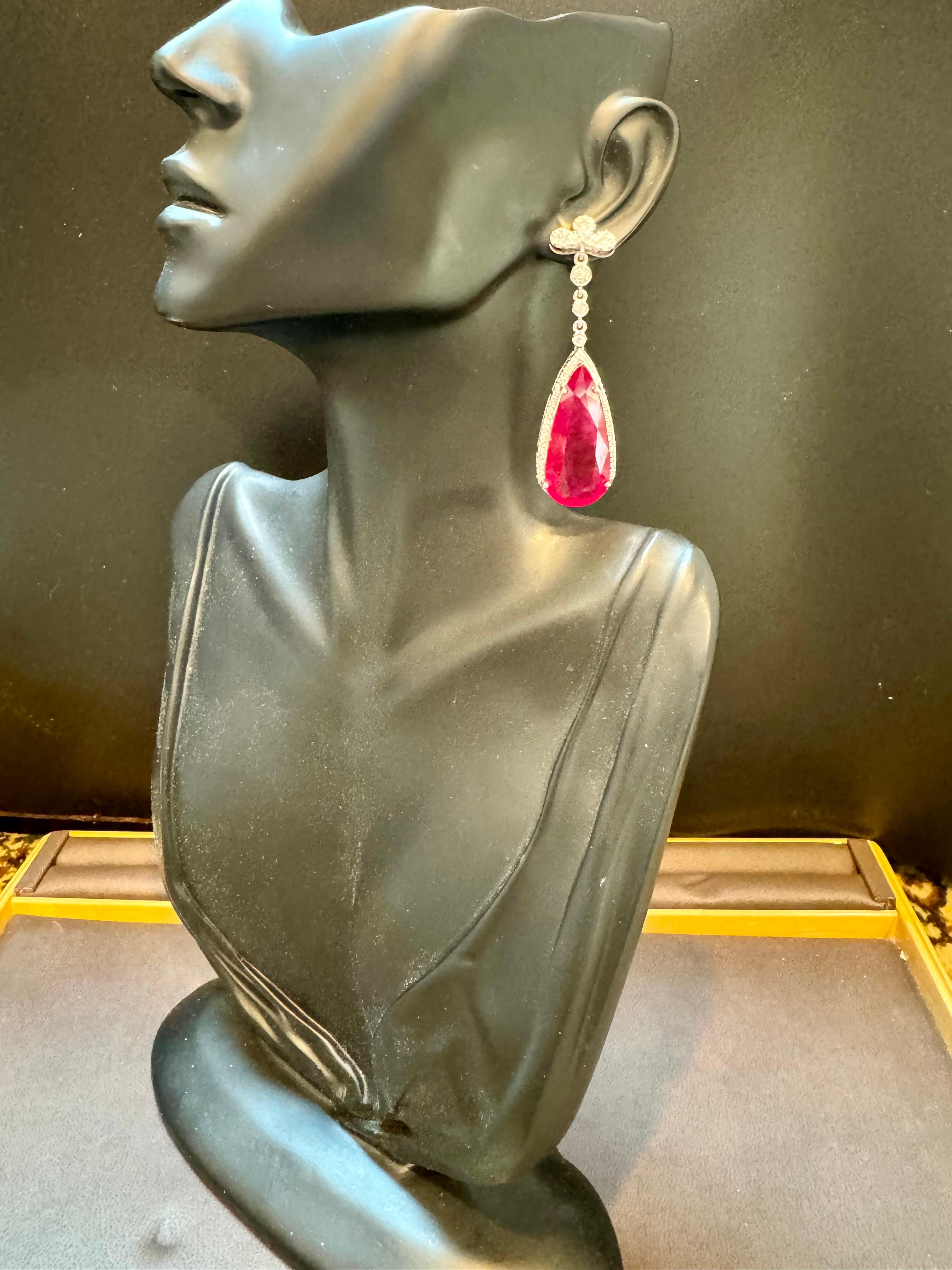 Orecchino da cocktail con tormalina rosa e diamanti, oro 14 Kt, 62 carati, goccia di pera naturale in vendita 2
