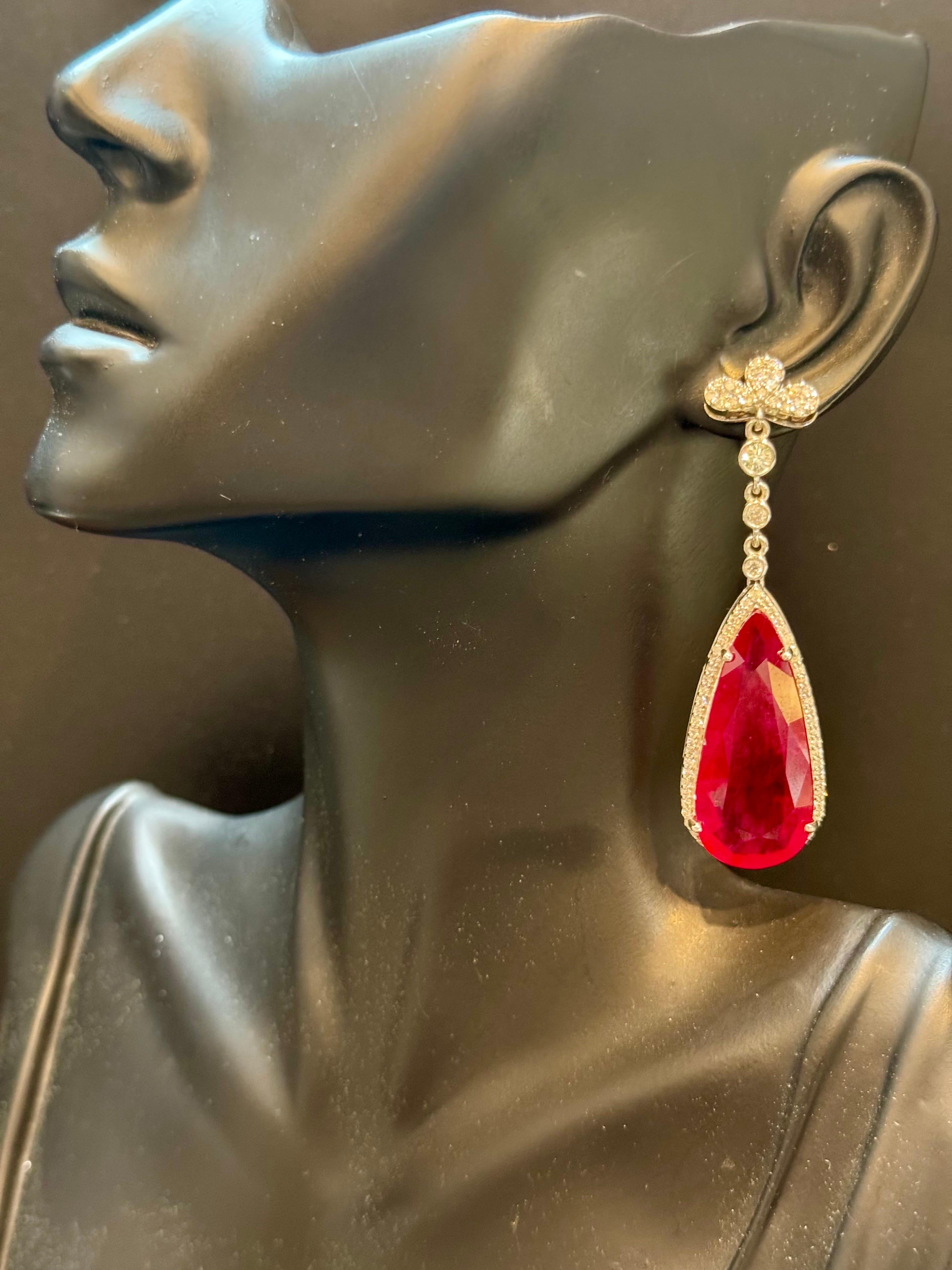 Orecchino da cocktail con tormalina rosa e diamanti, oro 14 Kt, 62 carati, goccia di pera naturale in vendita 4