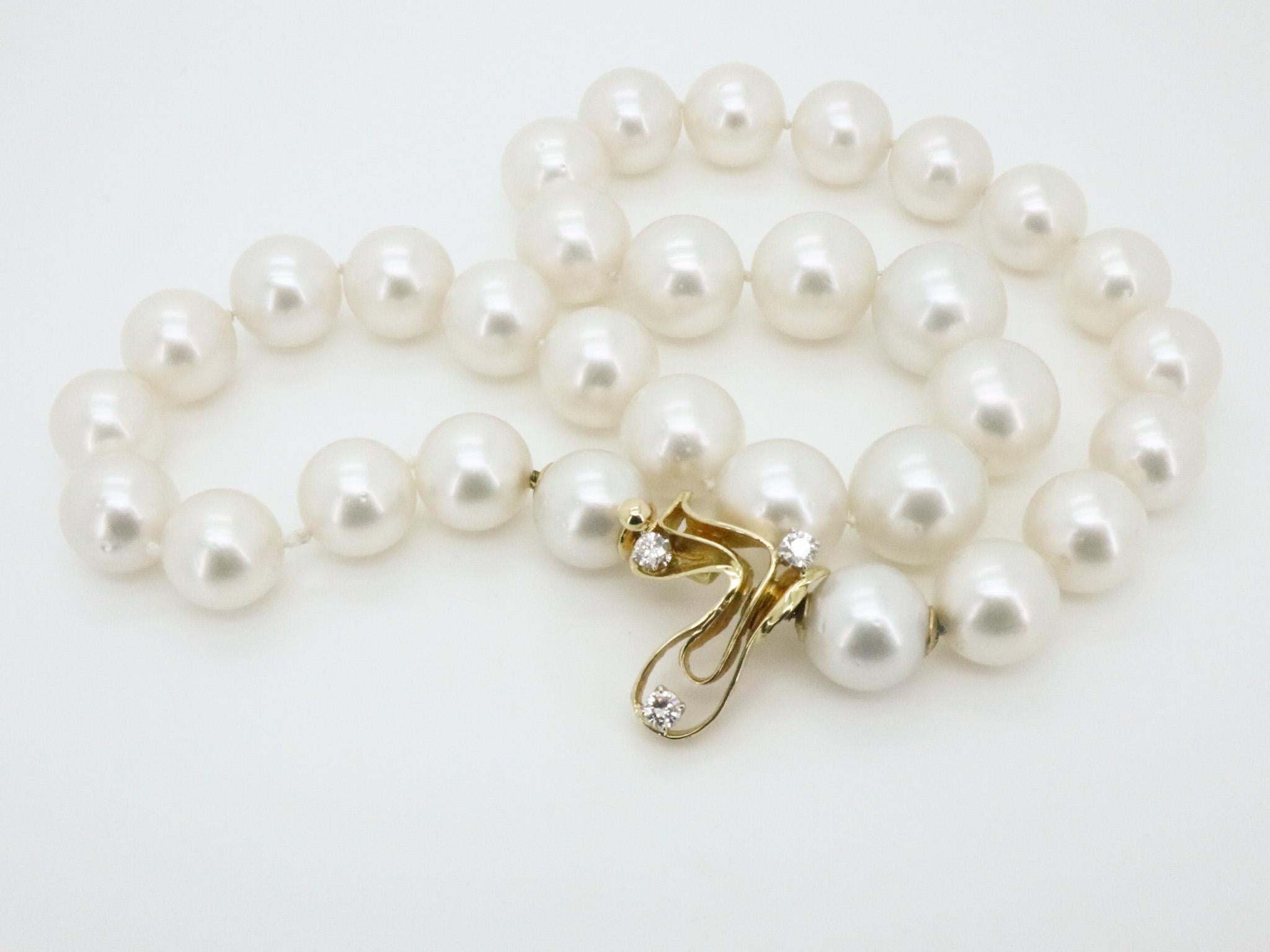 620 carat Australian South Sea Pearls 18K Yellow Gold  Diamonds Clasp Necklace For Sale 4