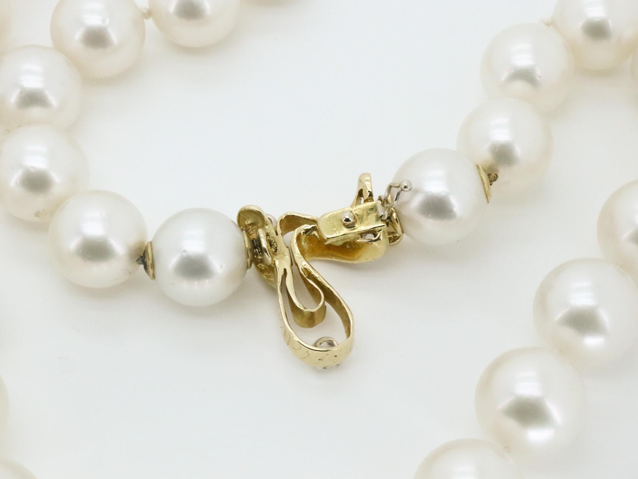 Perles des mers du Sud australiennes de 620 carats en or jaune 18 carats  Collier à fermoir en diamants en vente 8