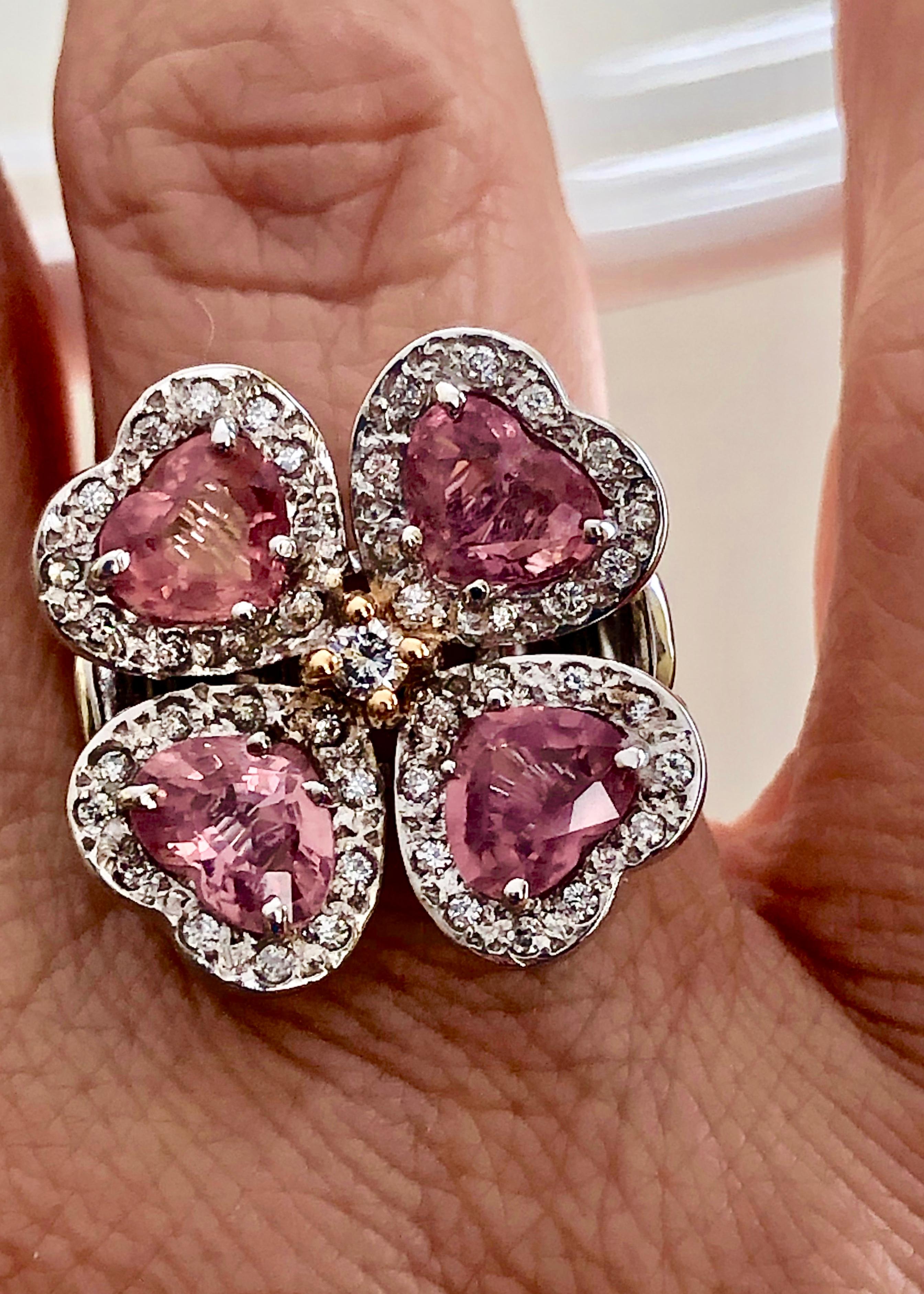 Bague fleur en or 18 carats avec saphir padparadscha de 6,20 carats et diamants certifiés GIA en vente 2