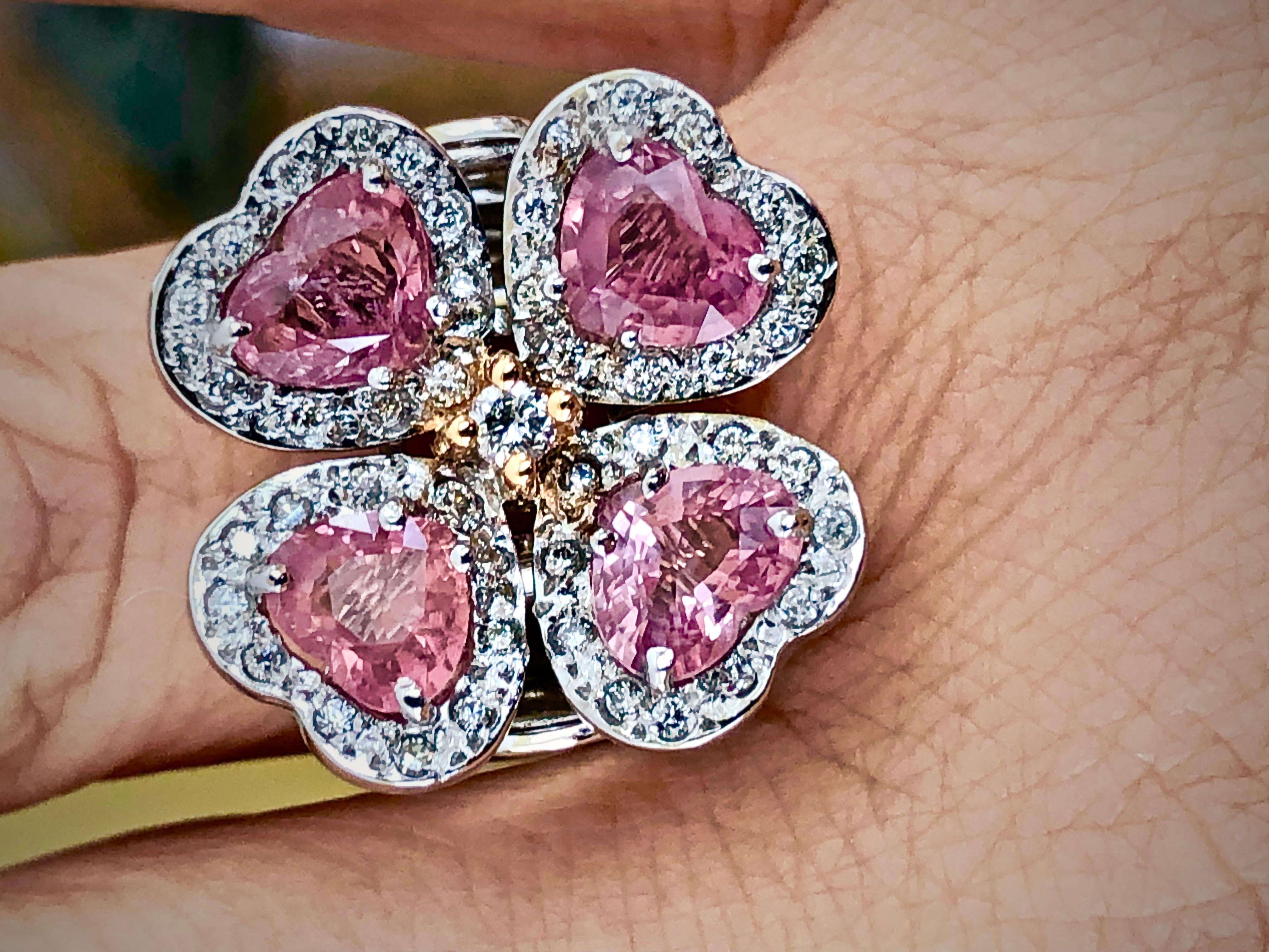 GIA 6,20 Karat Padparadscha Saphir und Diamant Blumenring 18K (Herzschliff) im Angebot