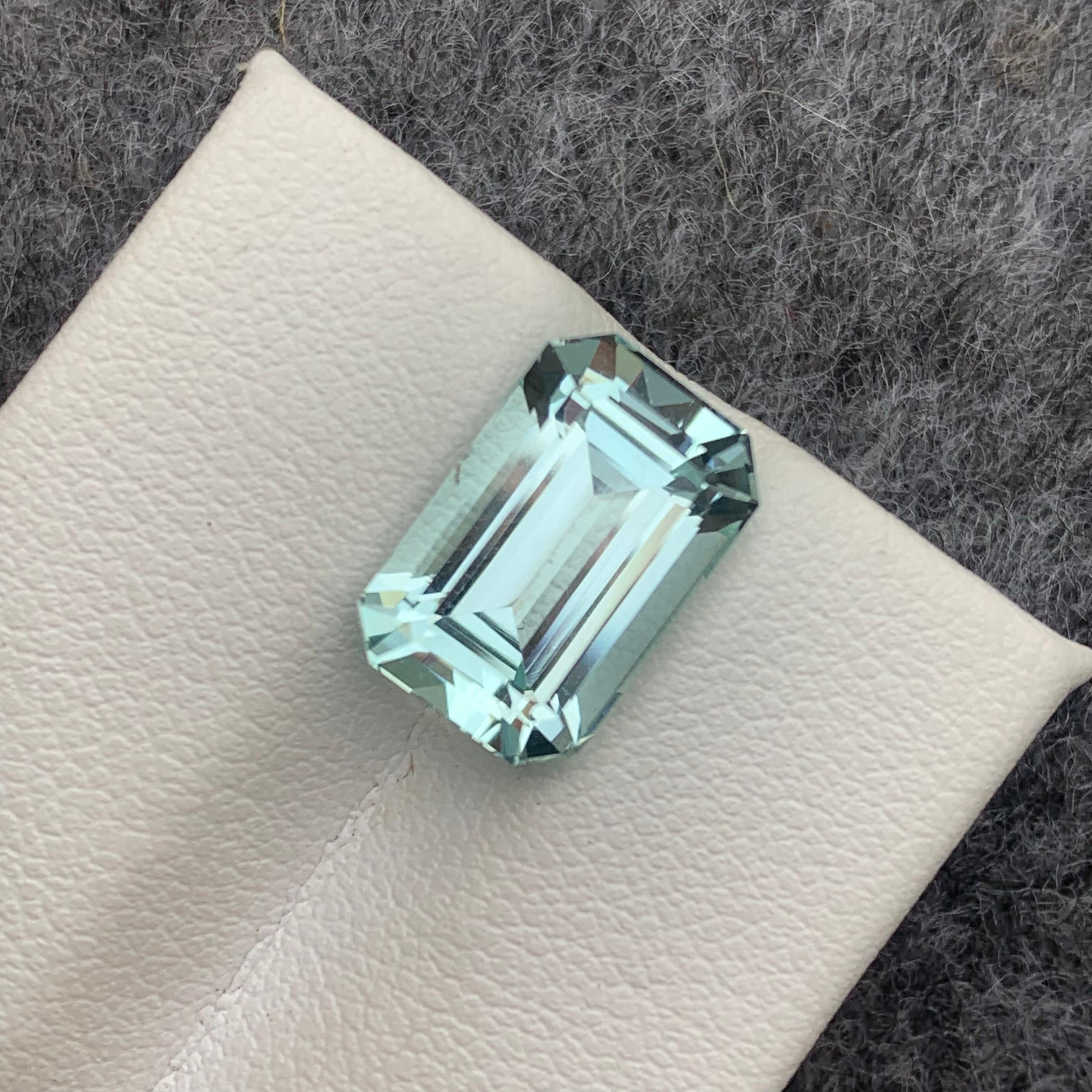 Tipo di gemma : Acquamarina
Peso : 6,20 Carati
Dimensioni: 13,1x8,5x7,2 mm
Chiarezza : SI
Origine: Pakistan
Forma: Smeraldo
Colore: Azzurro
Certificato: Su richiesta
Mese di nascita: Marzo
Ha un effetto schermante sul tuo campo energetico ed è stato