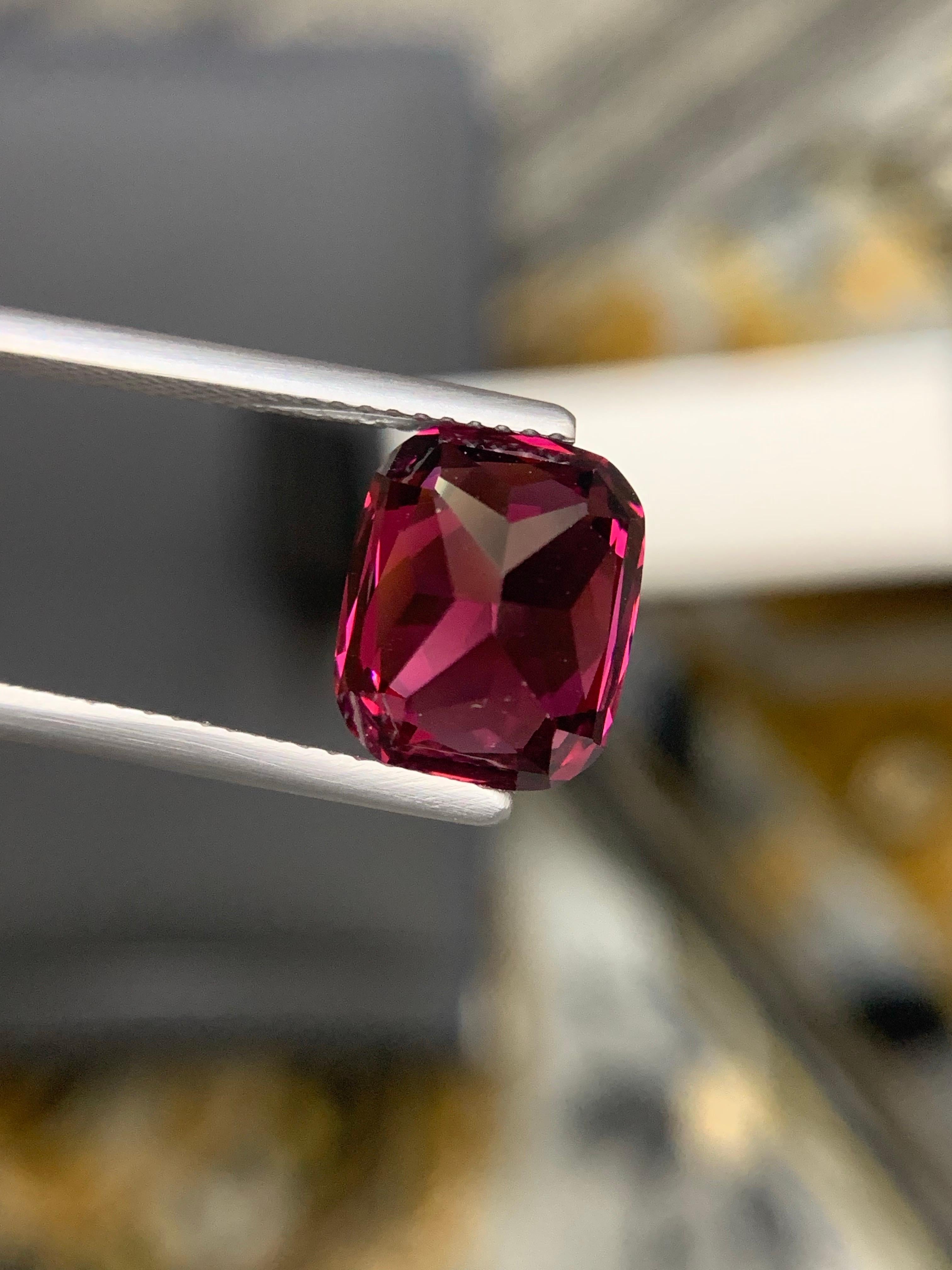 6,20 quilates de granate rodolita natural suelto en forma de cojín procedente de Tanzania en venta 4