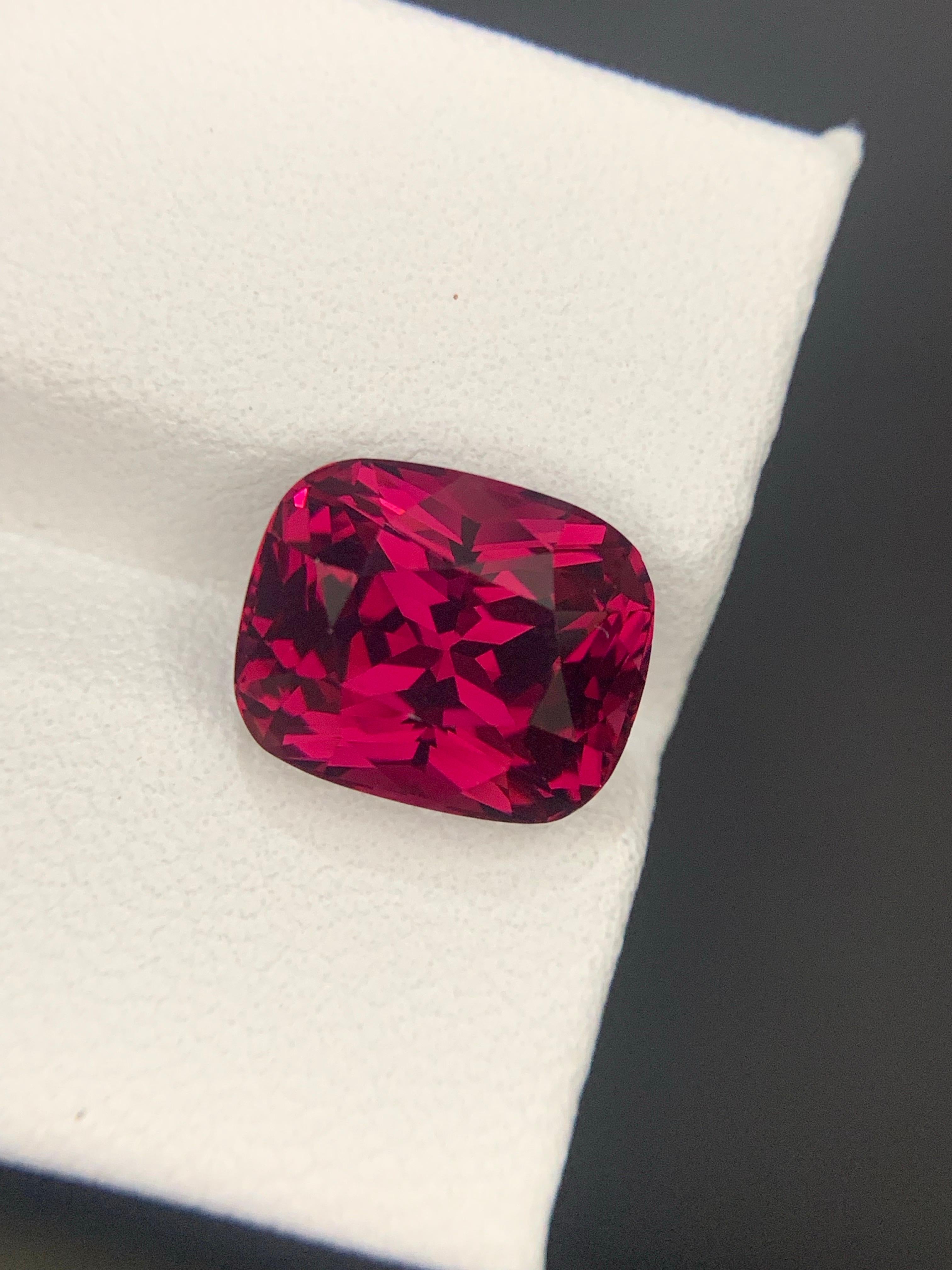 Femenino o masculino 6,20 quilates de granate rodolita natural suelto en forma de cojín procedente de Tanzania en venta