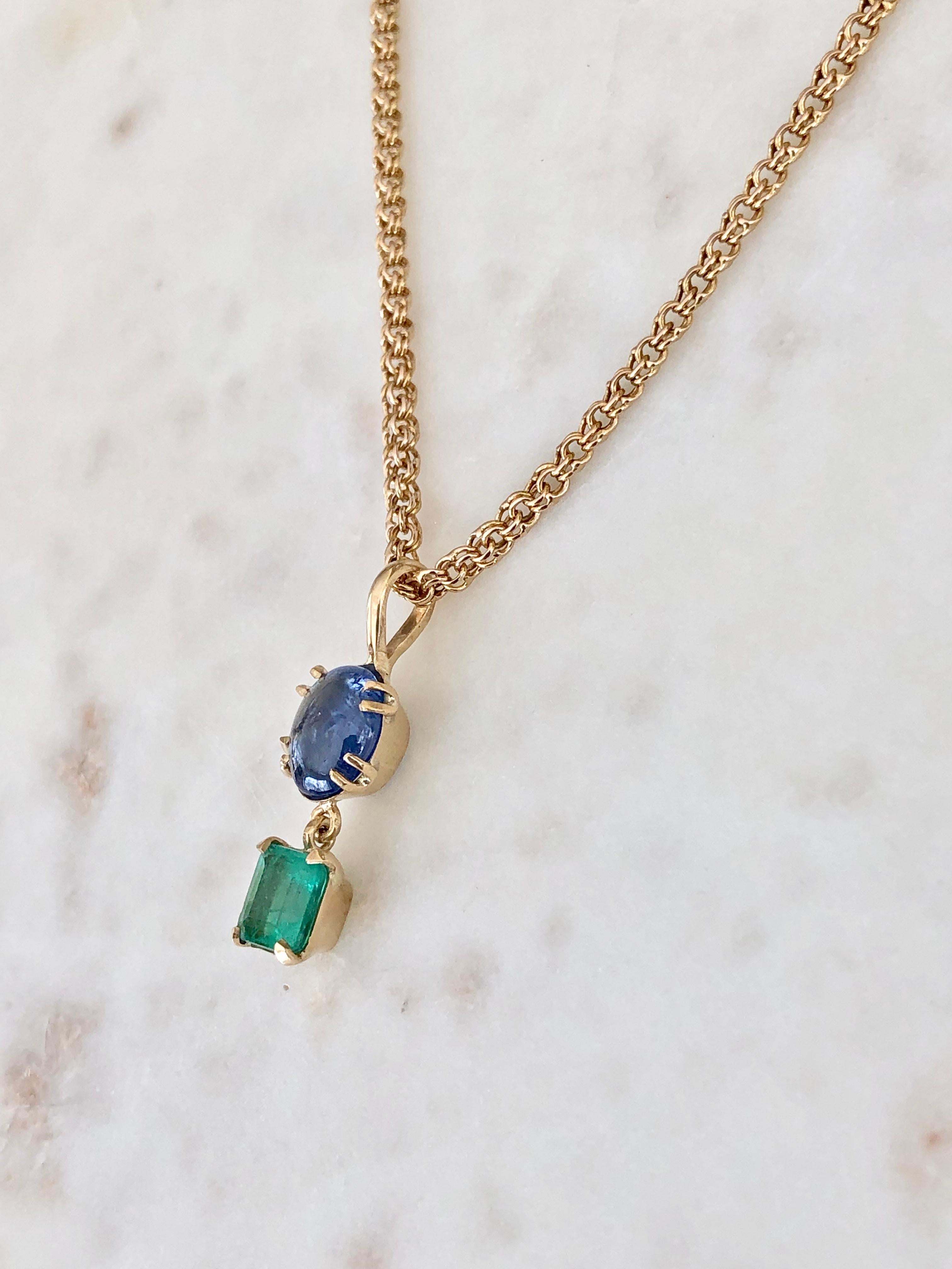 Art Deco 6.20 Carat Vintage Sapphire Emerald Drop Necklace 18 Karat For Sale