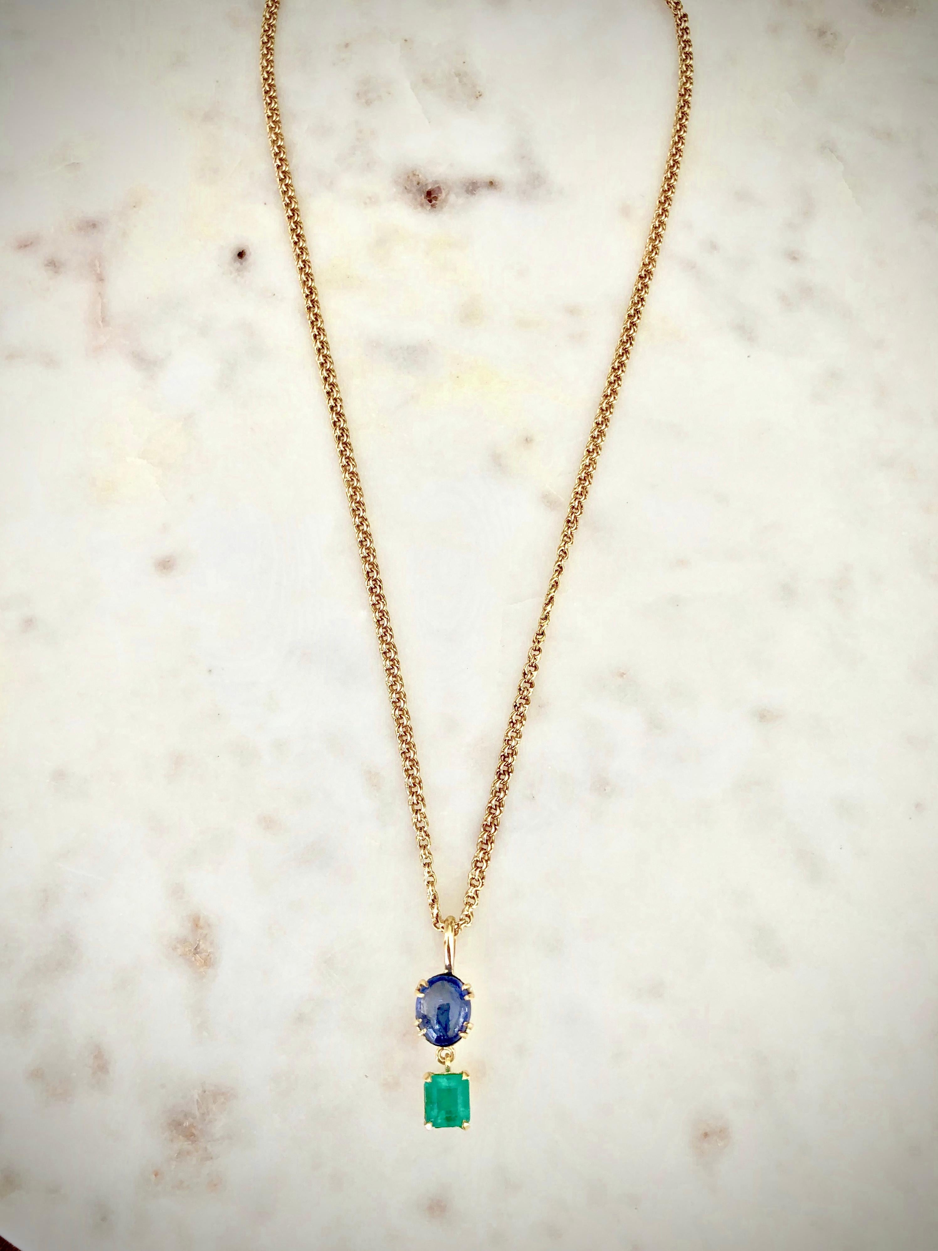 Women's 6.20 Carat Vintage Sapphire Emerald Drop Necklace 18 Karat For Sale