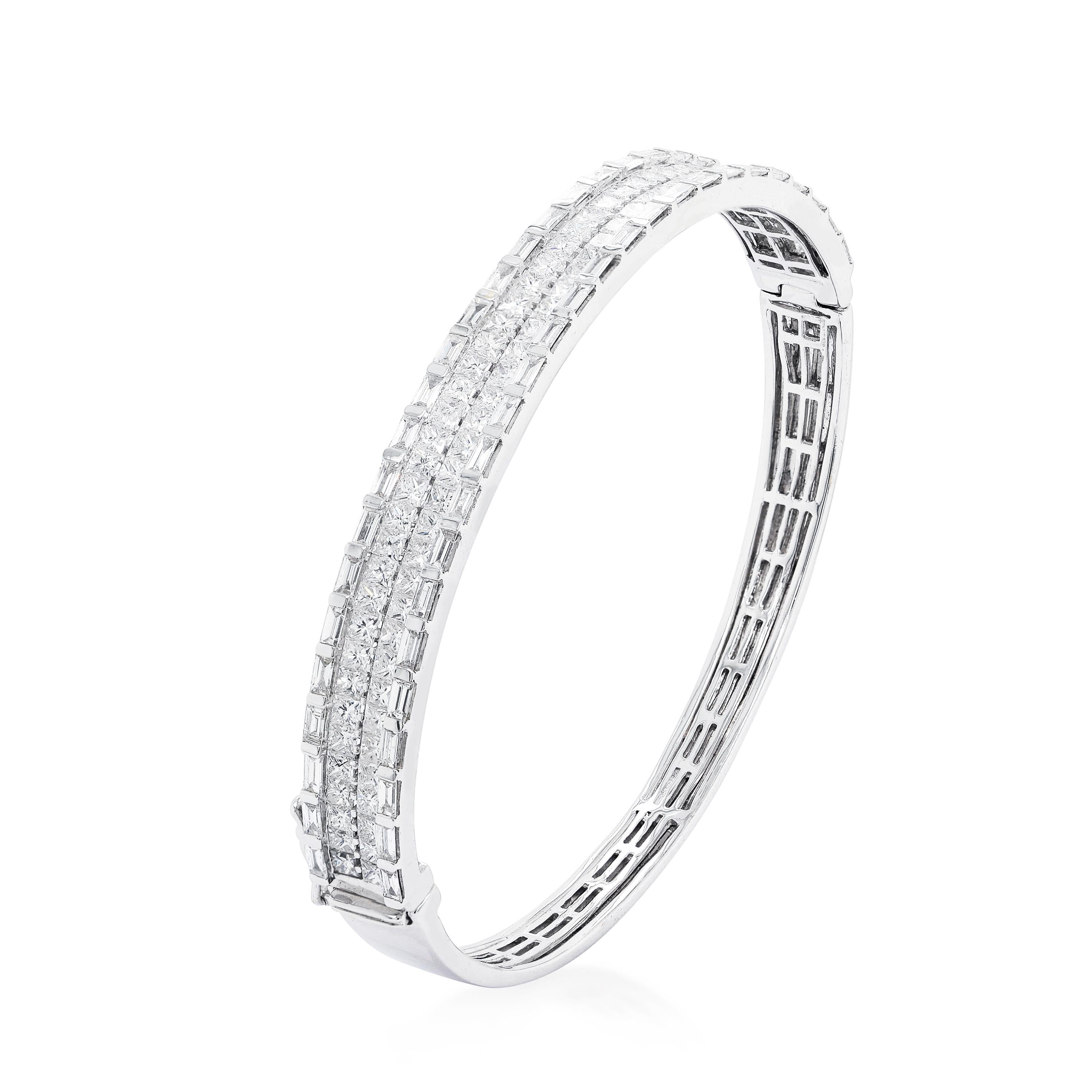 6.20 Carat White Diamond Modern Bracelet In New Condition For Sale In Bangkok, TH