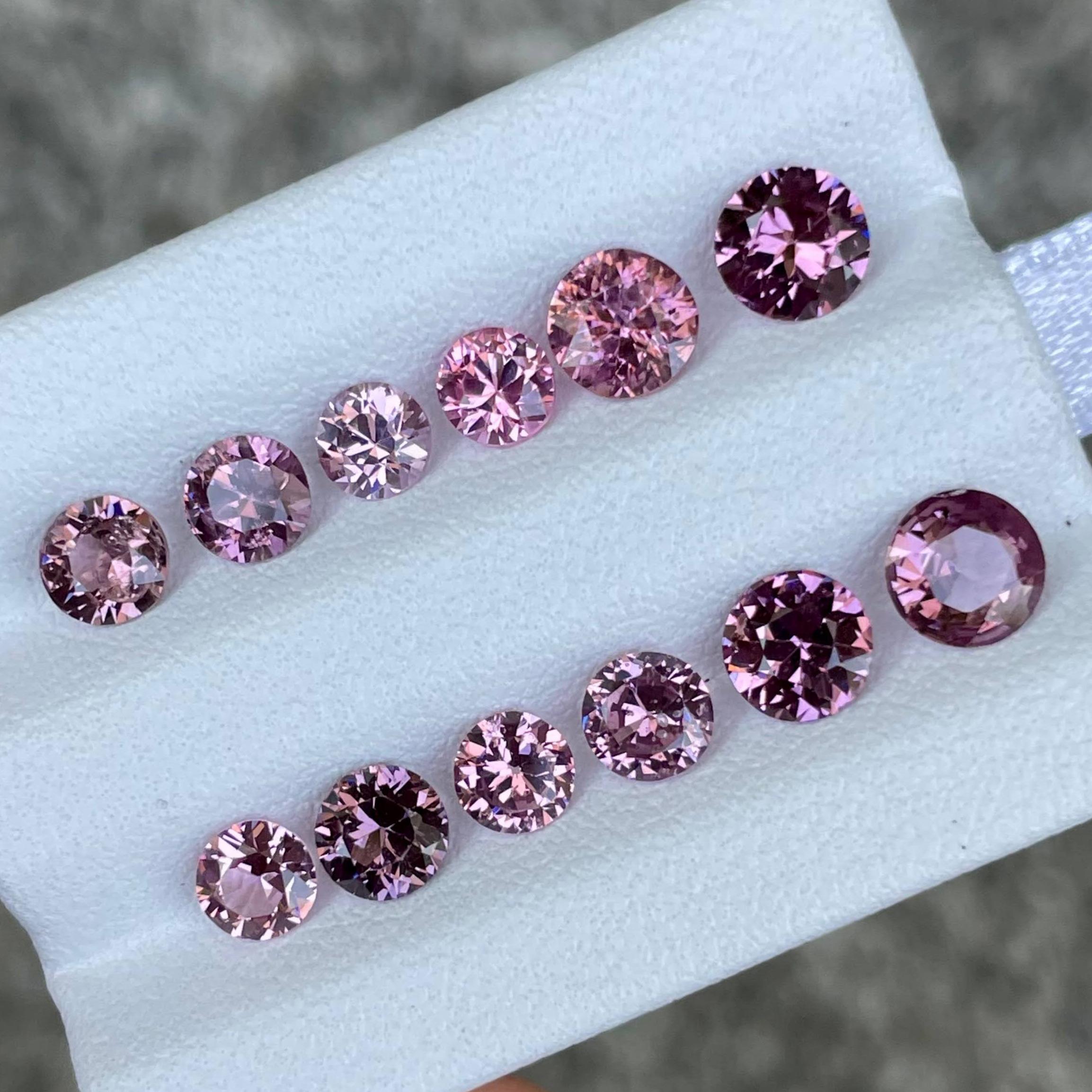 6,20 quilates Lote de 12 piezas de espinela rosa talla redonda de Birmania Moderno en venta