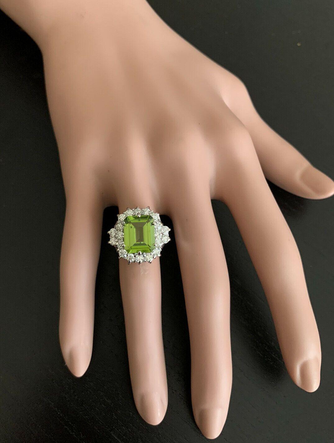 6.20 Carat Natural Peridot and Diamond 14 Karat Solid White Gold Ring In New Condition For Sale In Los Angeles, CA
