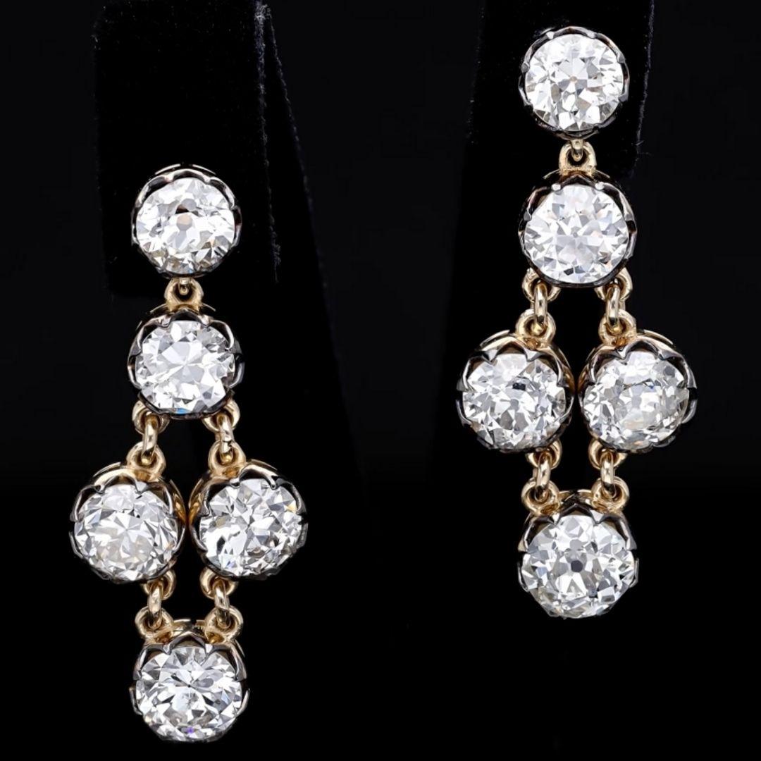 18k Gold and 6.20 ct Diamond Dangle Earrings In New Condition For Sale In ISTANBUL, TR