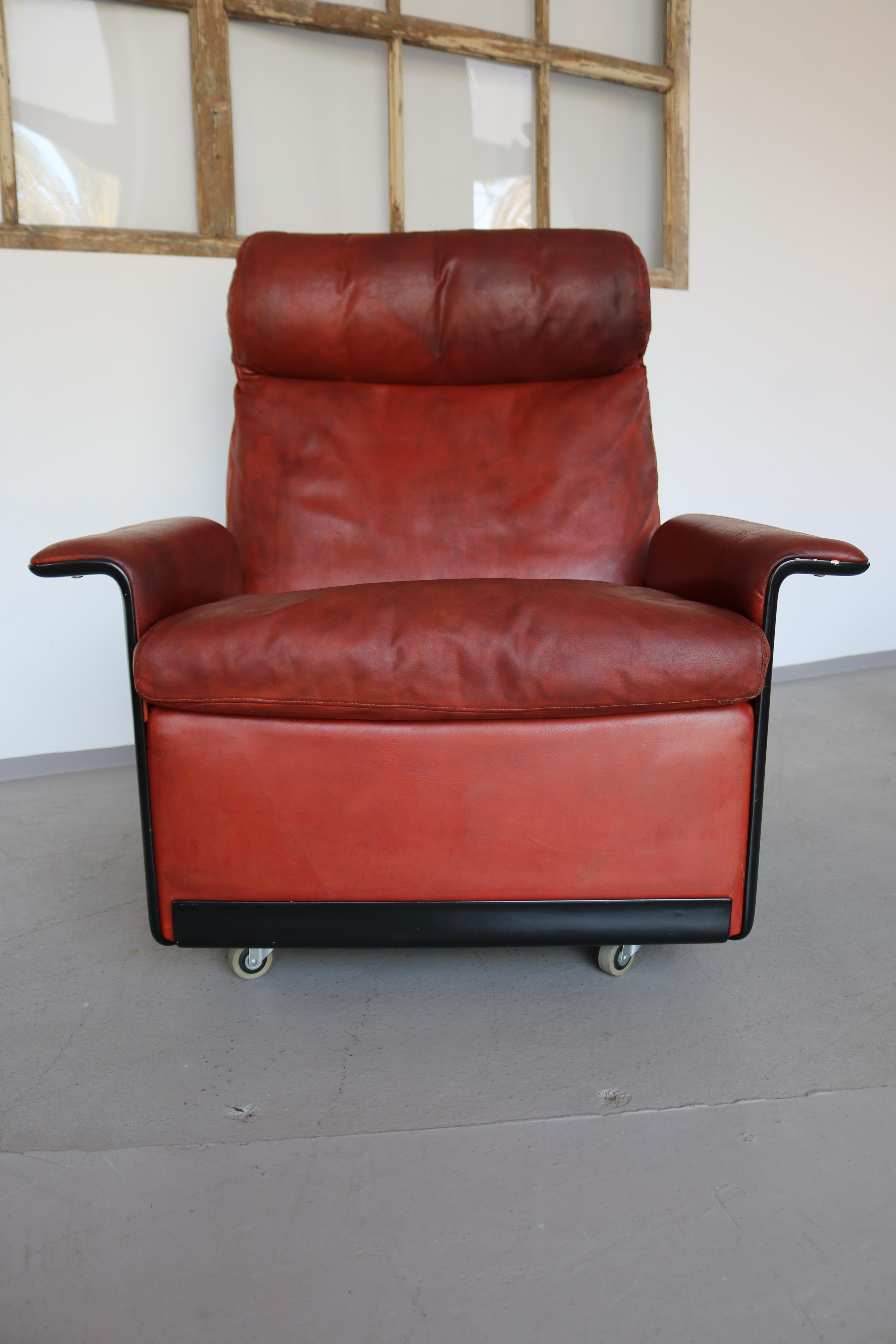 620 High back Leather Lounge Chair and Ottoman by Dieter Rams for Vitsoe, 1960s 4