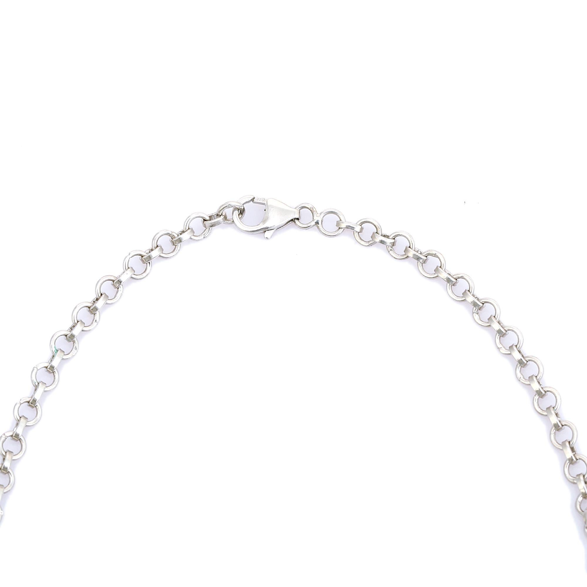Taille ovale 62.02 Carat Oval Cut Garnet with Halo CZ Sparkle Statement Silver Necklace en vente