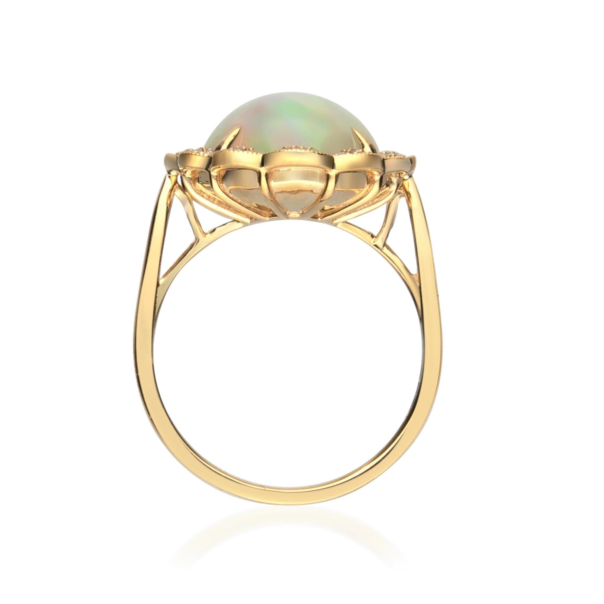 Taille ovale Bague en or jaune 14 carats avec opale africaine de 6,21 carats en vente