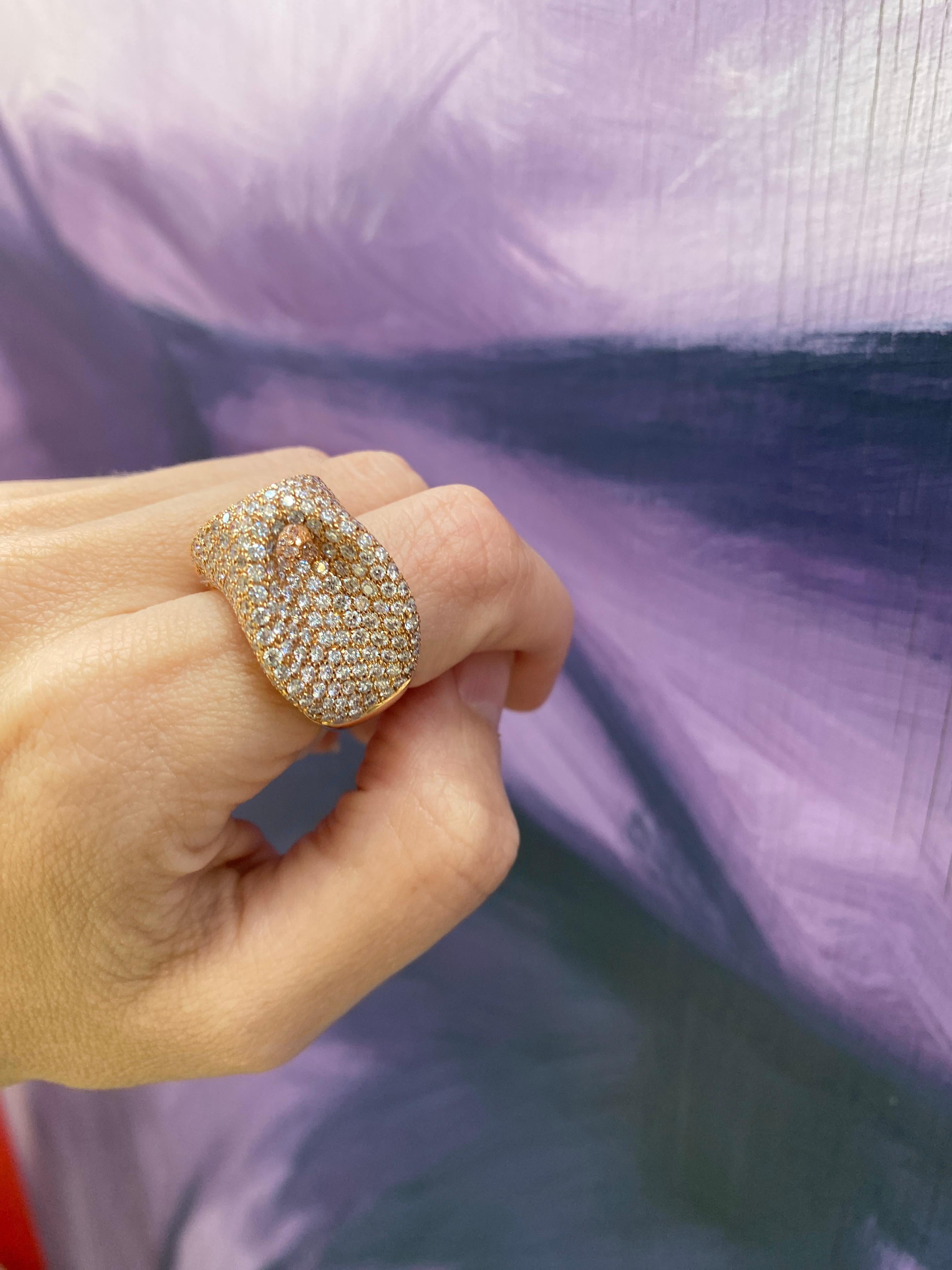 Bague mode en or rose 18 carats avec diamants d'un poids total de 6,21 carats en vente 10