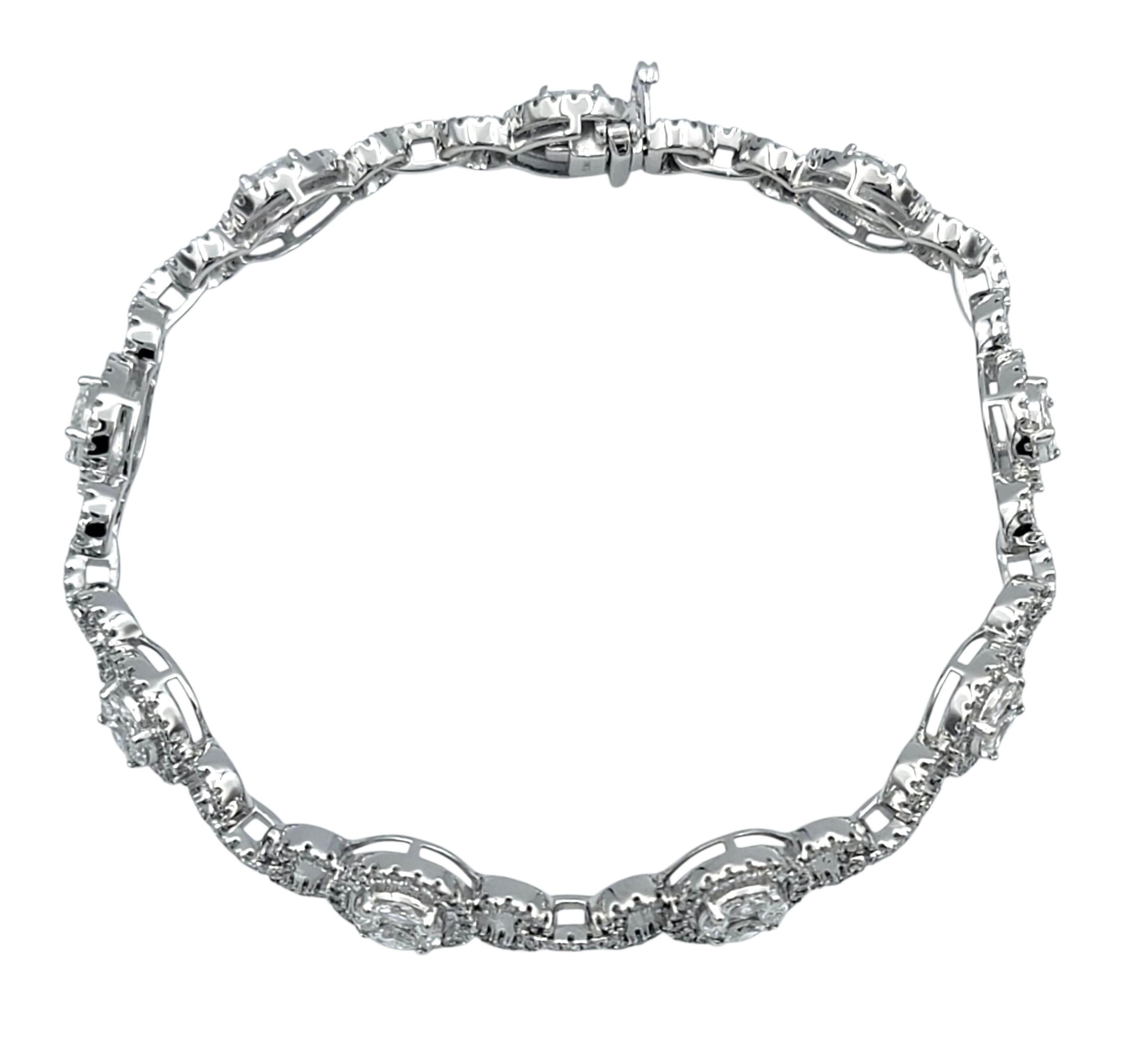 Taglio rotondo 6.21 Carats Total Multi Diamond Open Circle Link Bracelet in 14 Karat White Gold in vendita