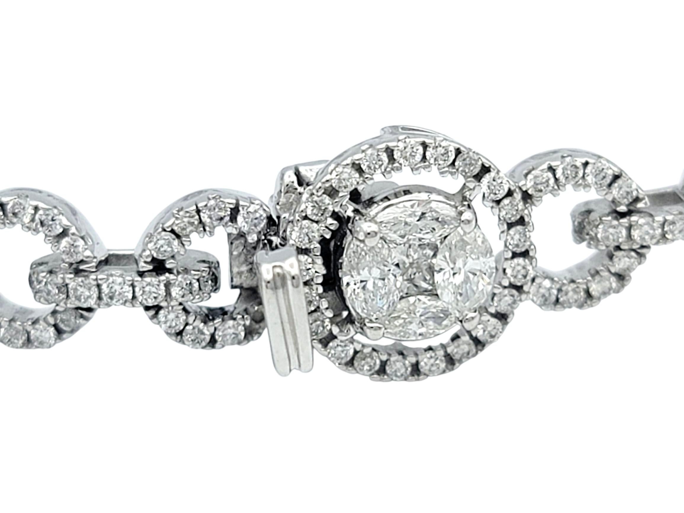 6.21 Carats Total Multi Diamond Open Circle Link Bracelet in 14 Karat White Gold In condizioni buone in vendita a Scottsdale, AZ