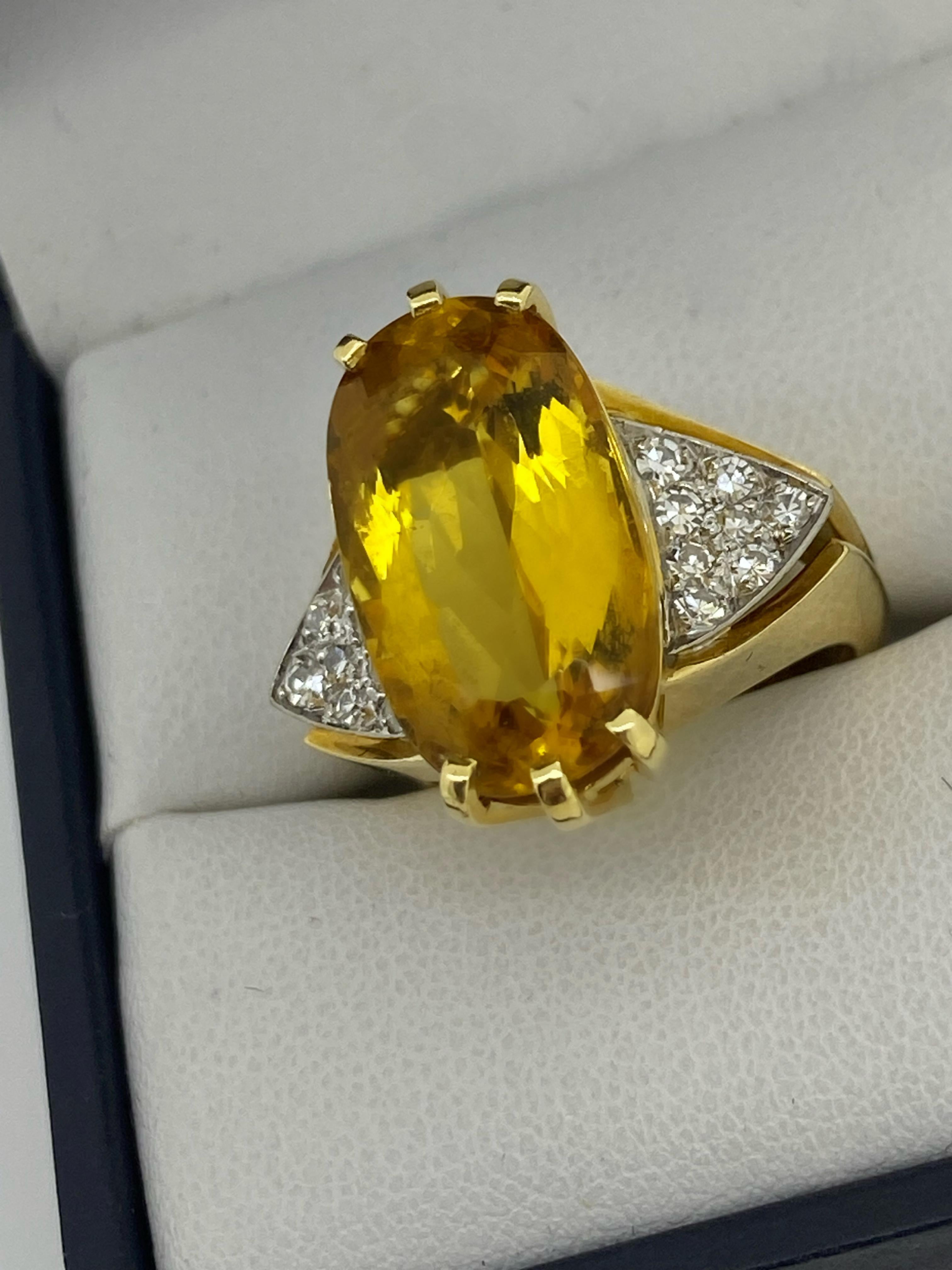 Bague en or jaune 18 carats 9,05 ct d'héliodore (béryl jaune) naturel et diamant en vente 1